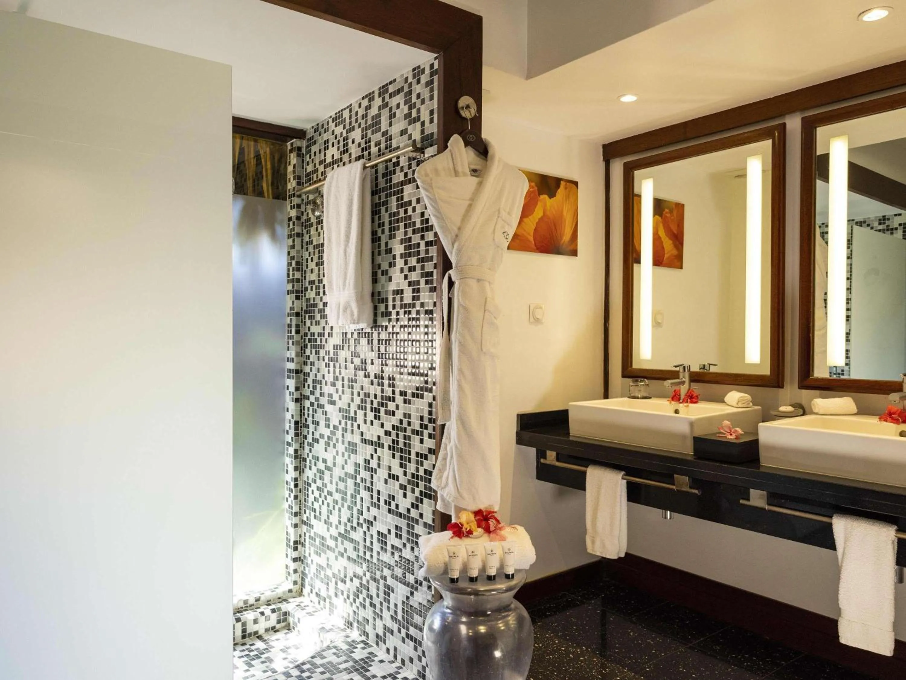 Bedroom in Sofitel Kia Ora Moorea Beach Resort