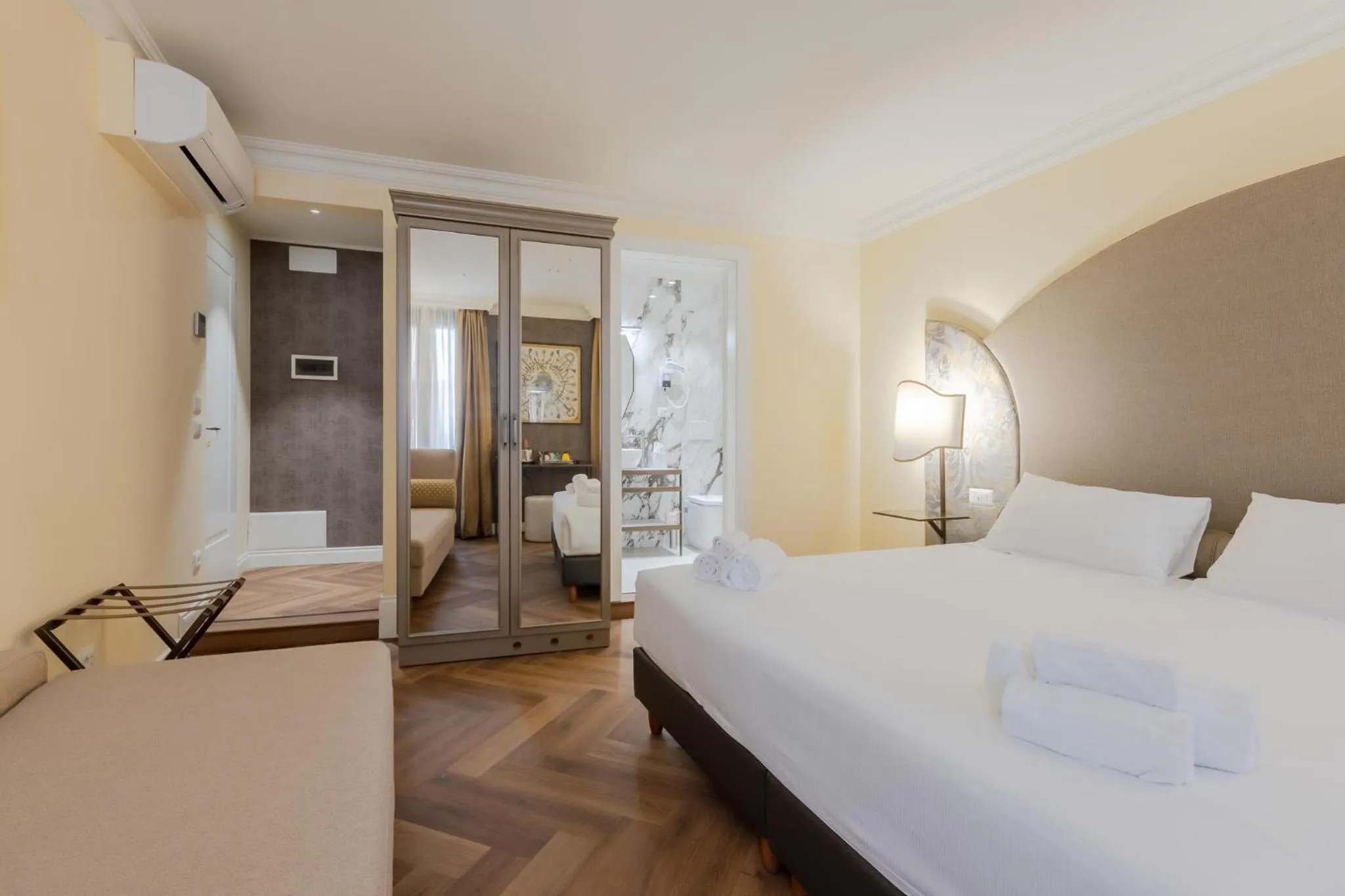 Bedroom, Bed in 286 Piazza San Marco - Relais il Doge