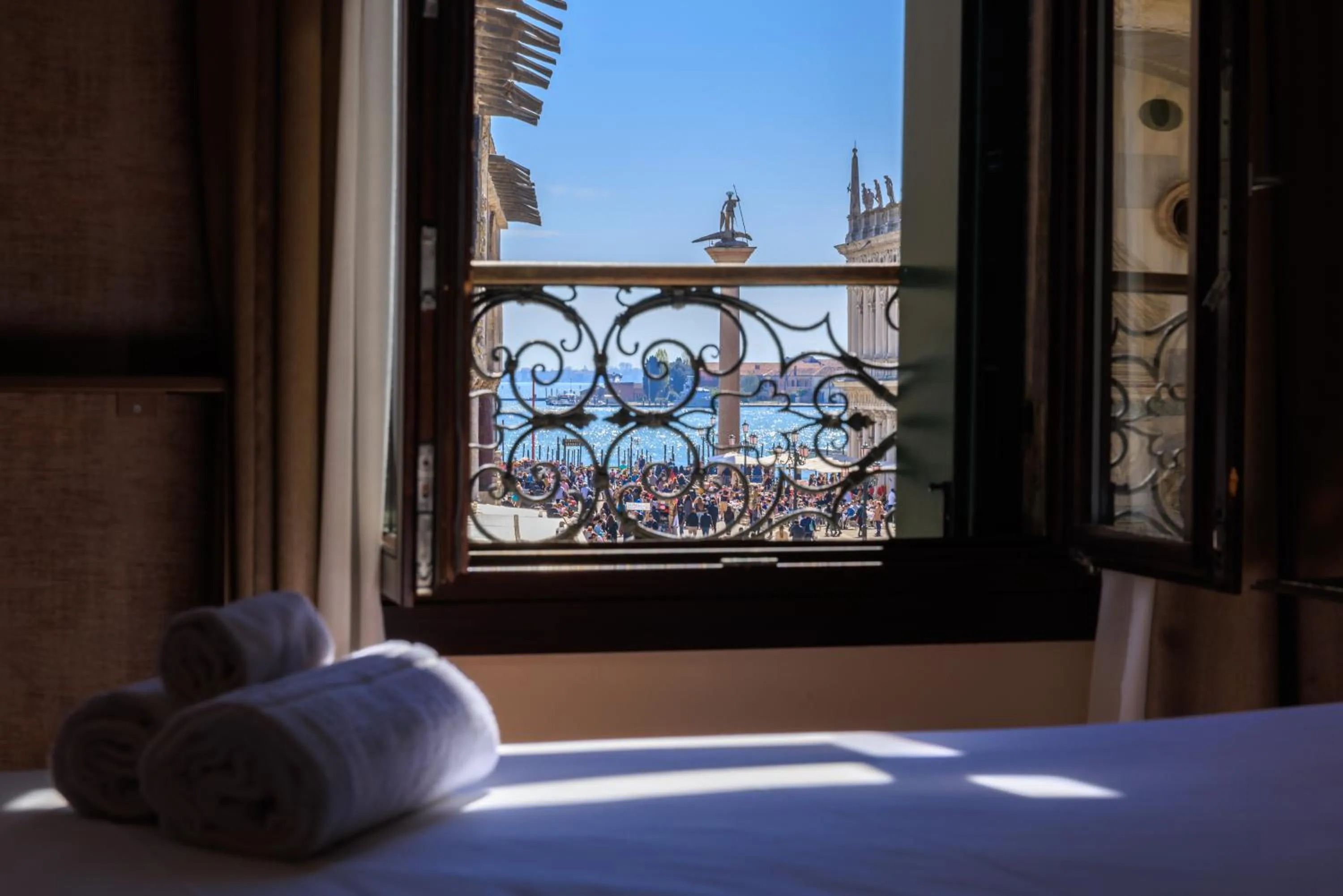 Bedroom, Bed in 286 Piazza San Marco - Relais il Doge