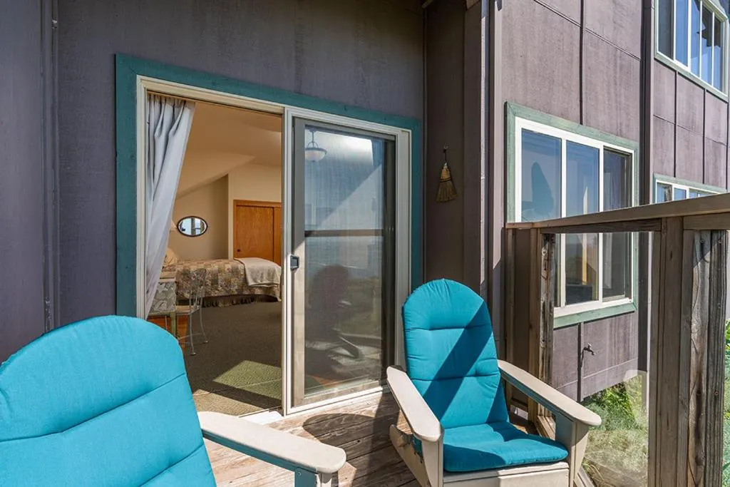 Balcony/Terrace in Turtle Rocks Oceanfront Inn