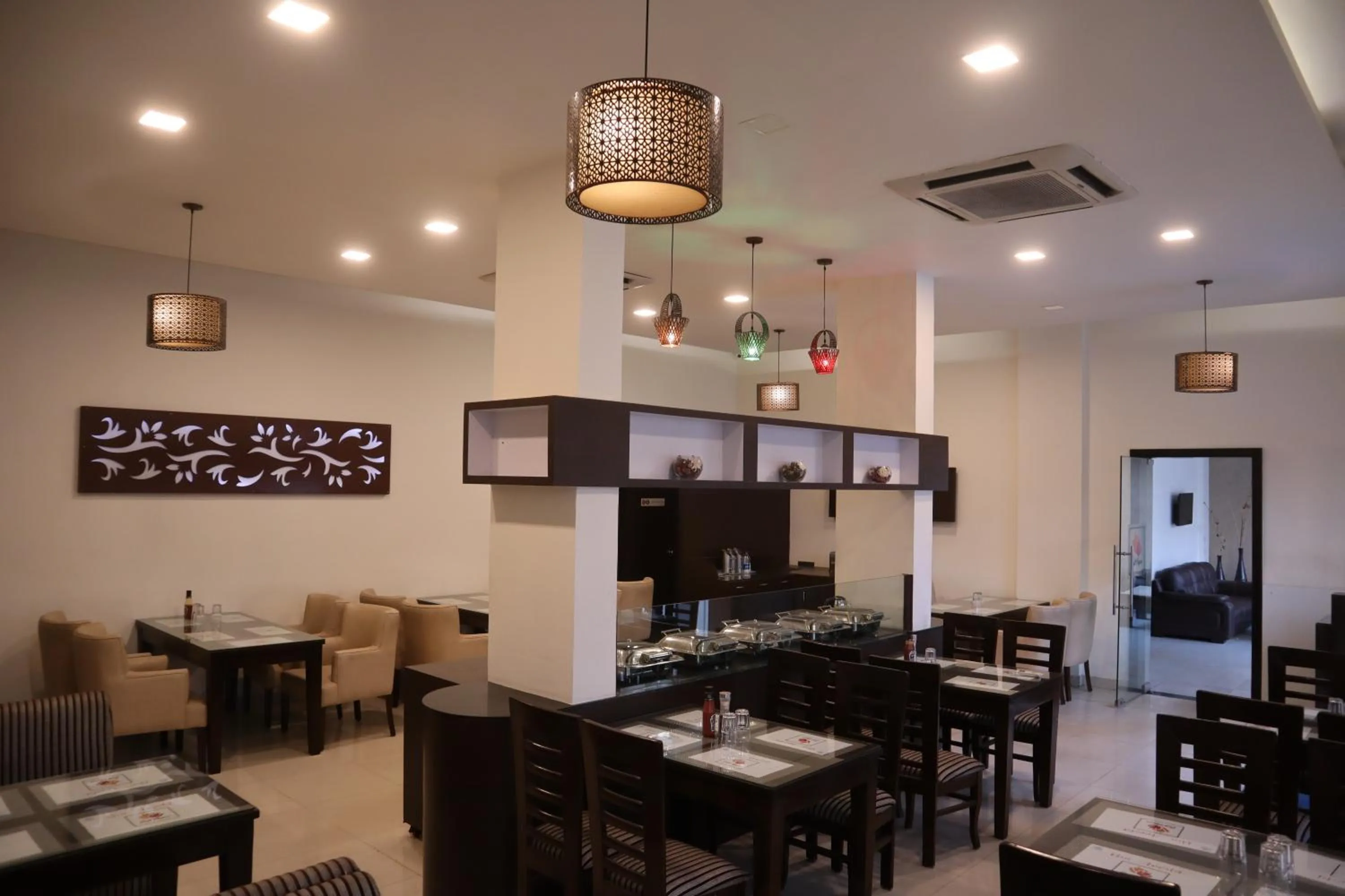 Restaurant/places to eat in K Plus Comforts