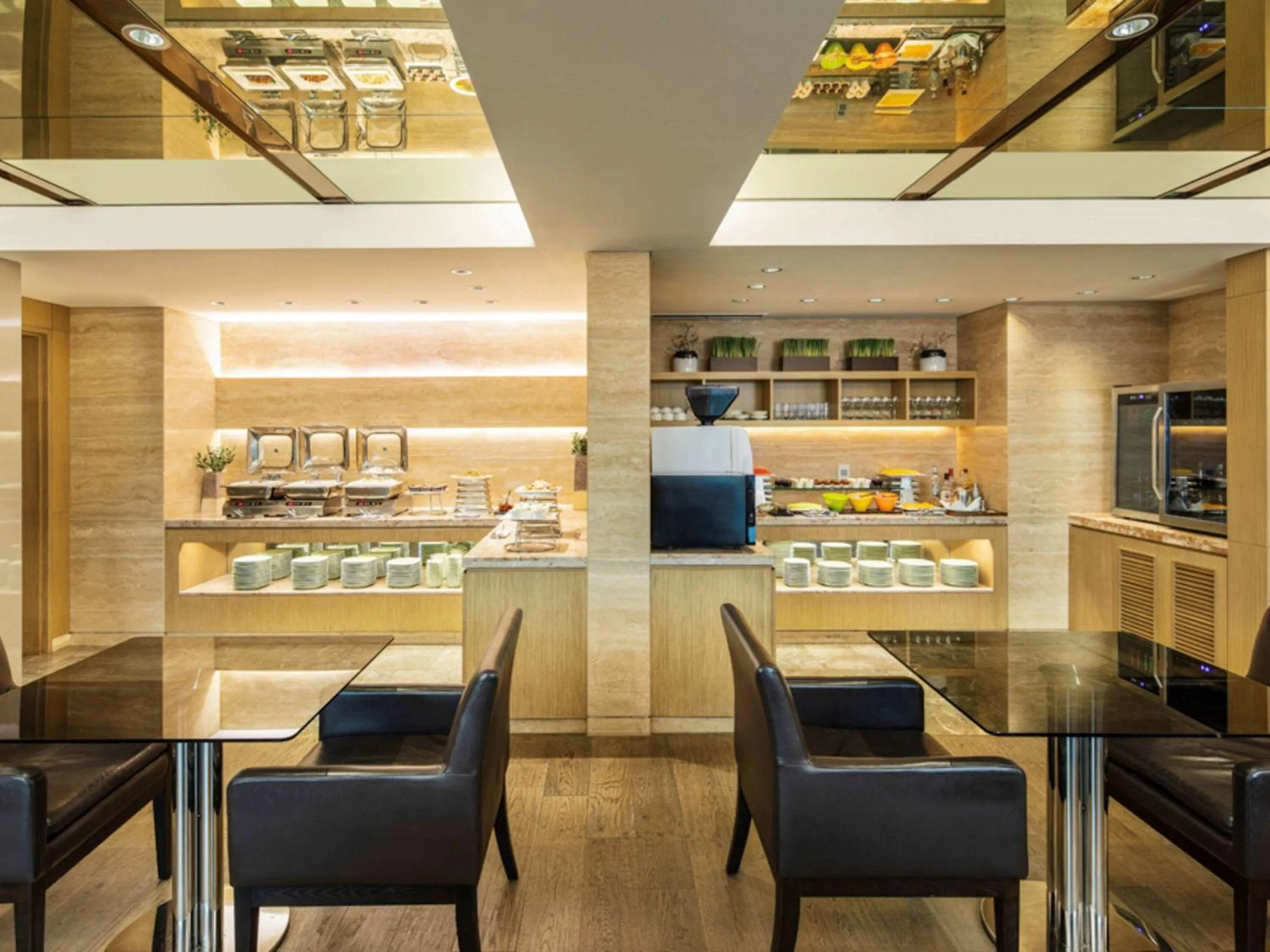 Property building in Novotel Ambassador Seoul Gangnam