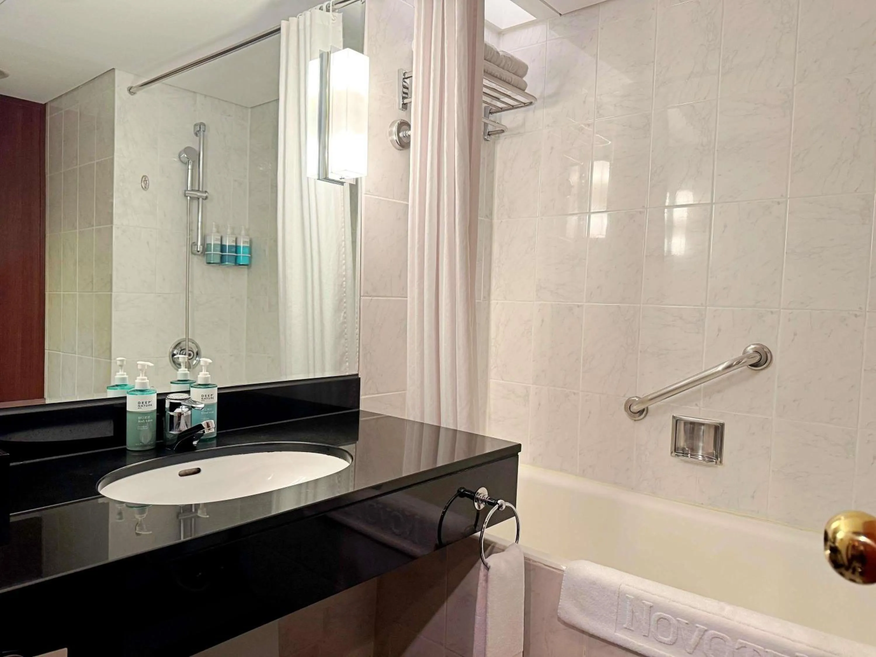 Bedroom in Novotel Ambassador Seoul Gangnam