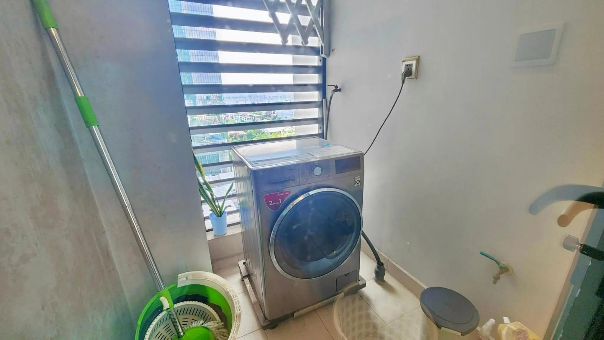 washing machine in Vinhomes Metropolis Residence
