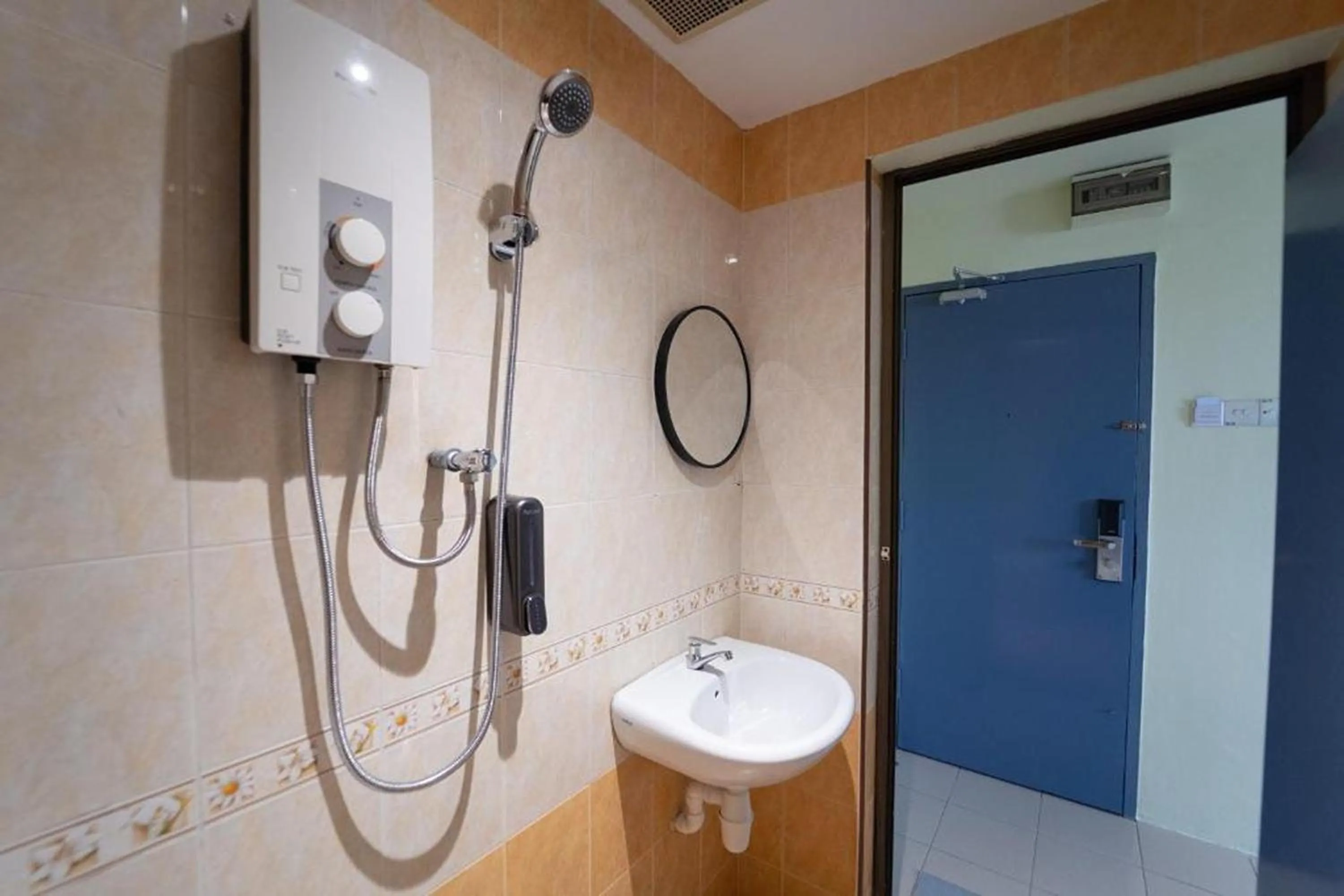 Bathroom in The Colony by Cactus Hotel Johor Jaya