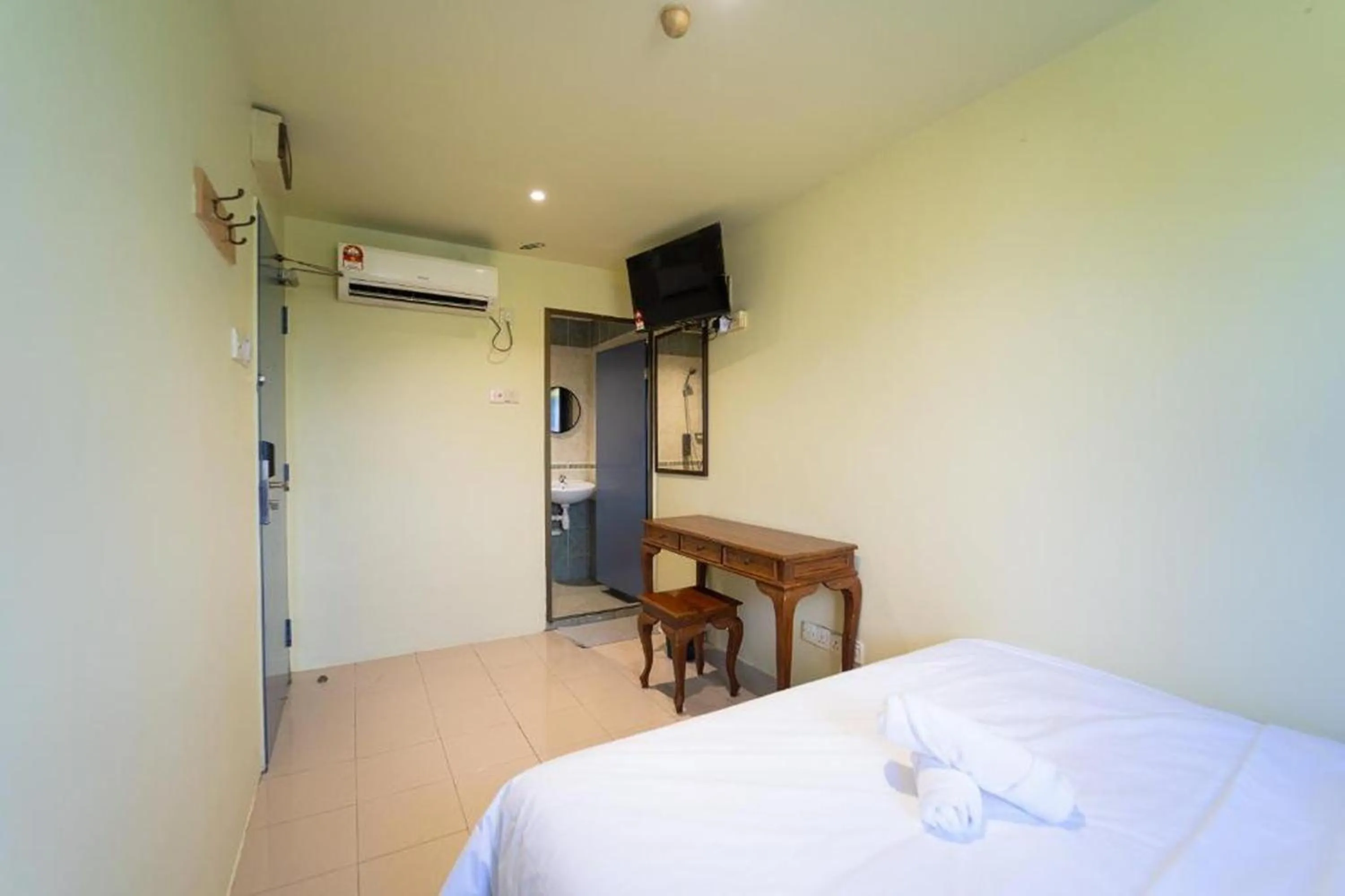 Bedroom, Bed in The Colony by Cactus Hotel Johor Jaya