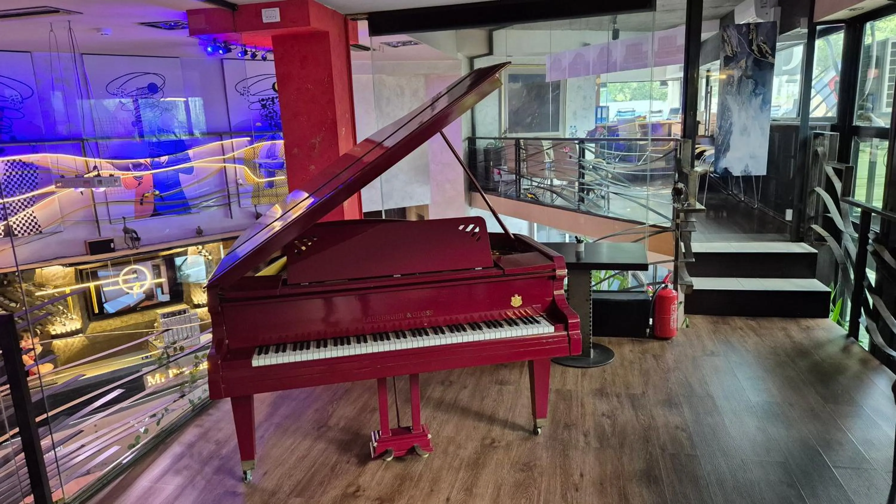 Communal lounge/ TV room in Design Hotel Mr President