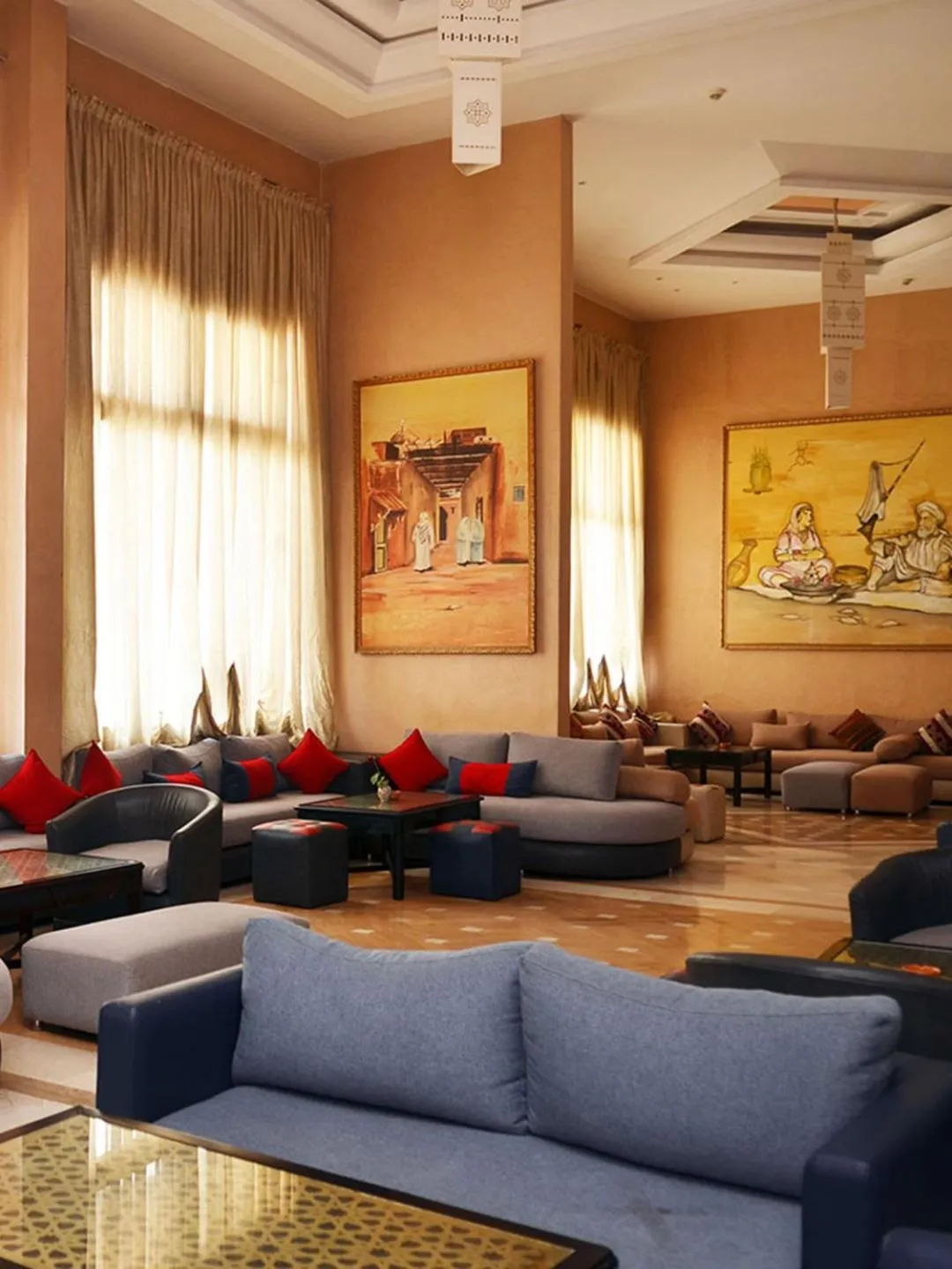 Seating area in Intouriste Hôtel & Suites