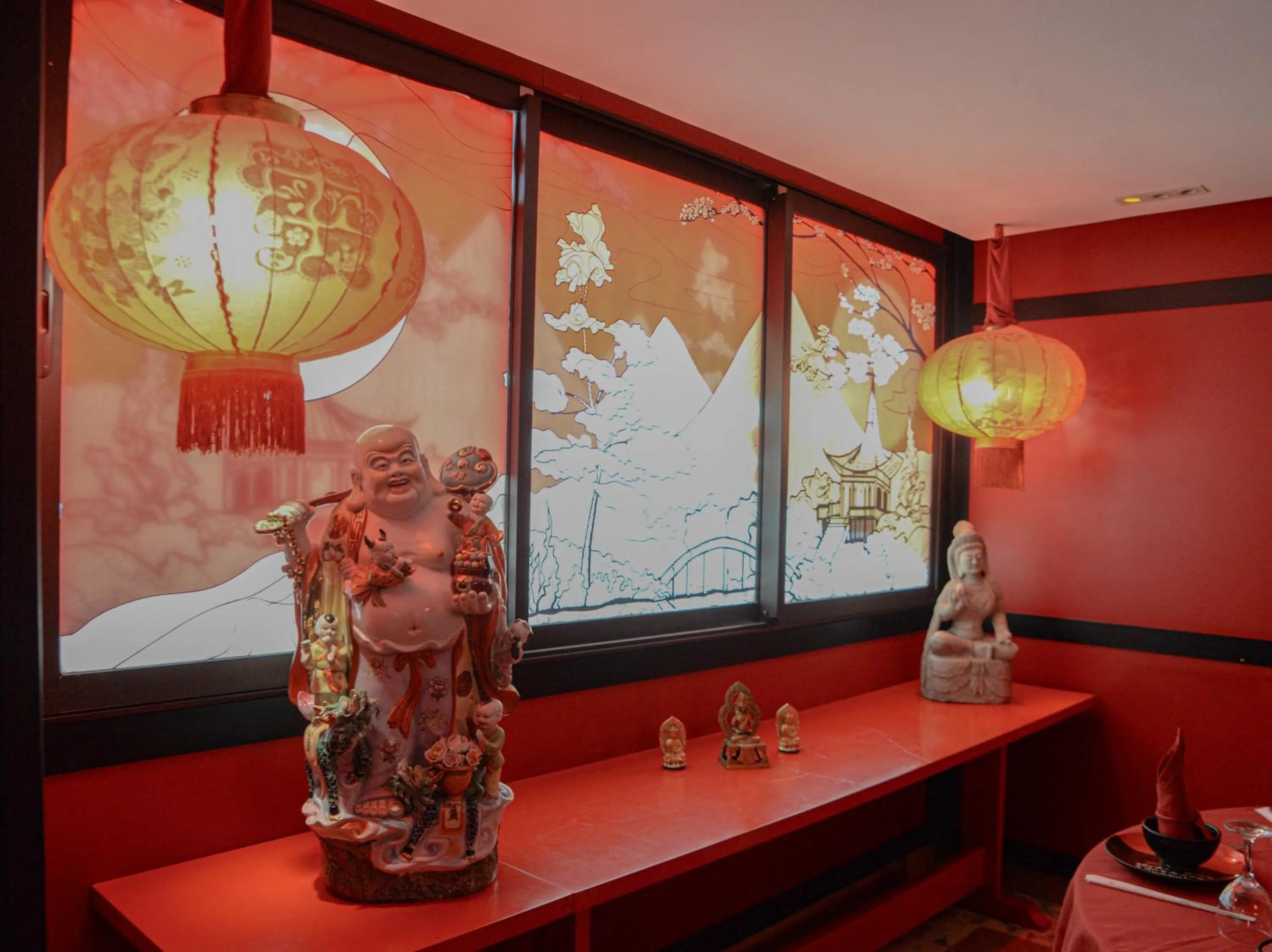 Restaurant/places to eat in Intouriste Hôtel & Suites