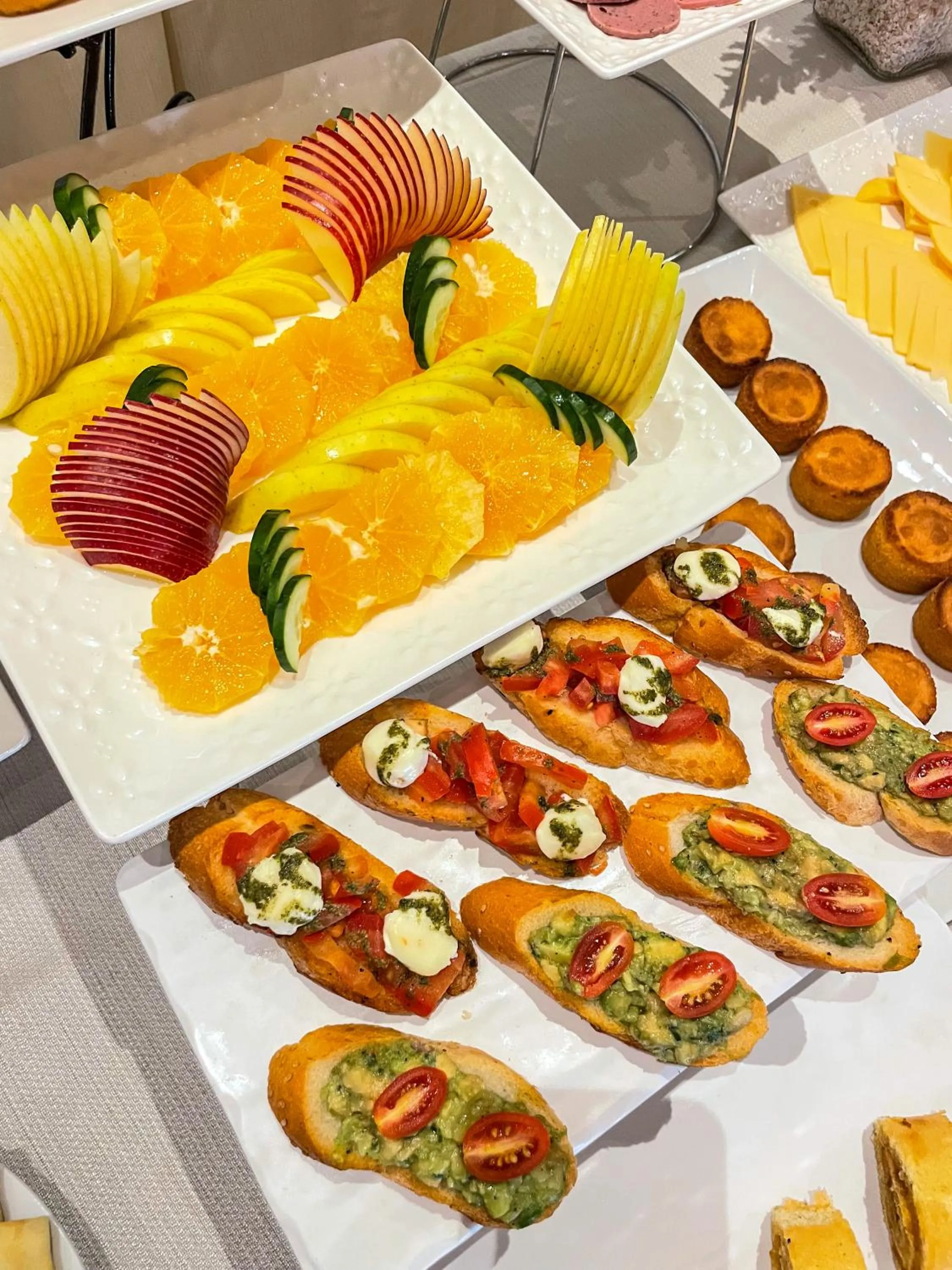 Breakfast in Intouriste Hôtel & Suites