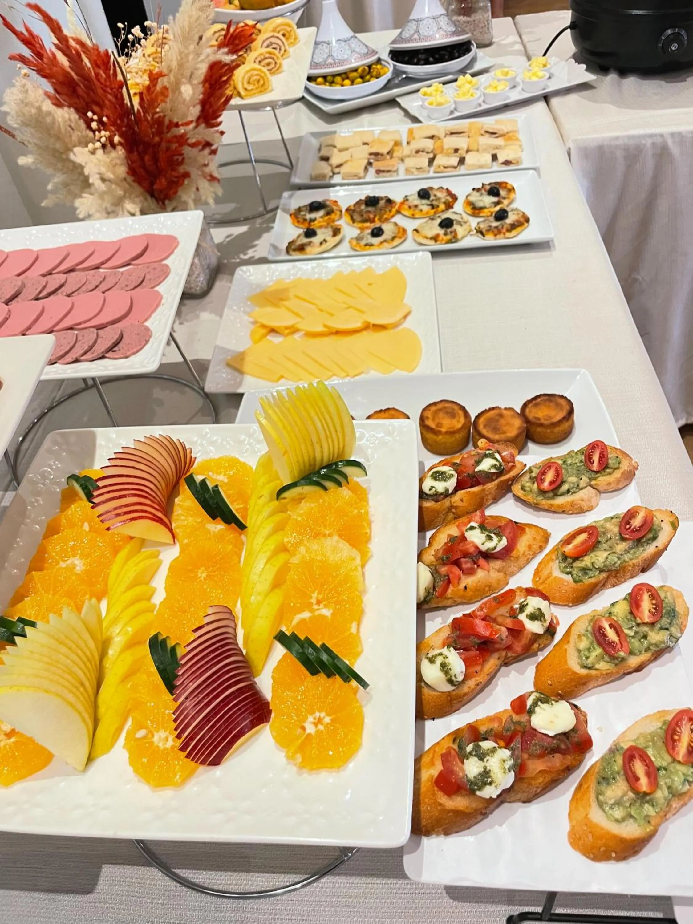 Breakfast in Intouriste Hôtel & Suites