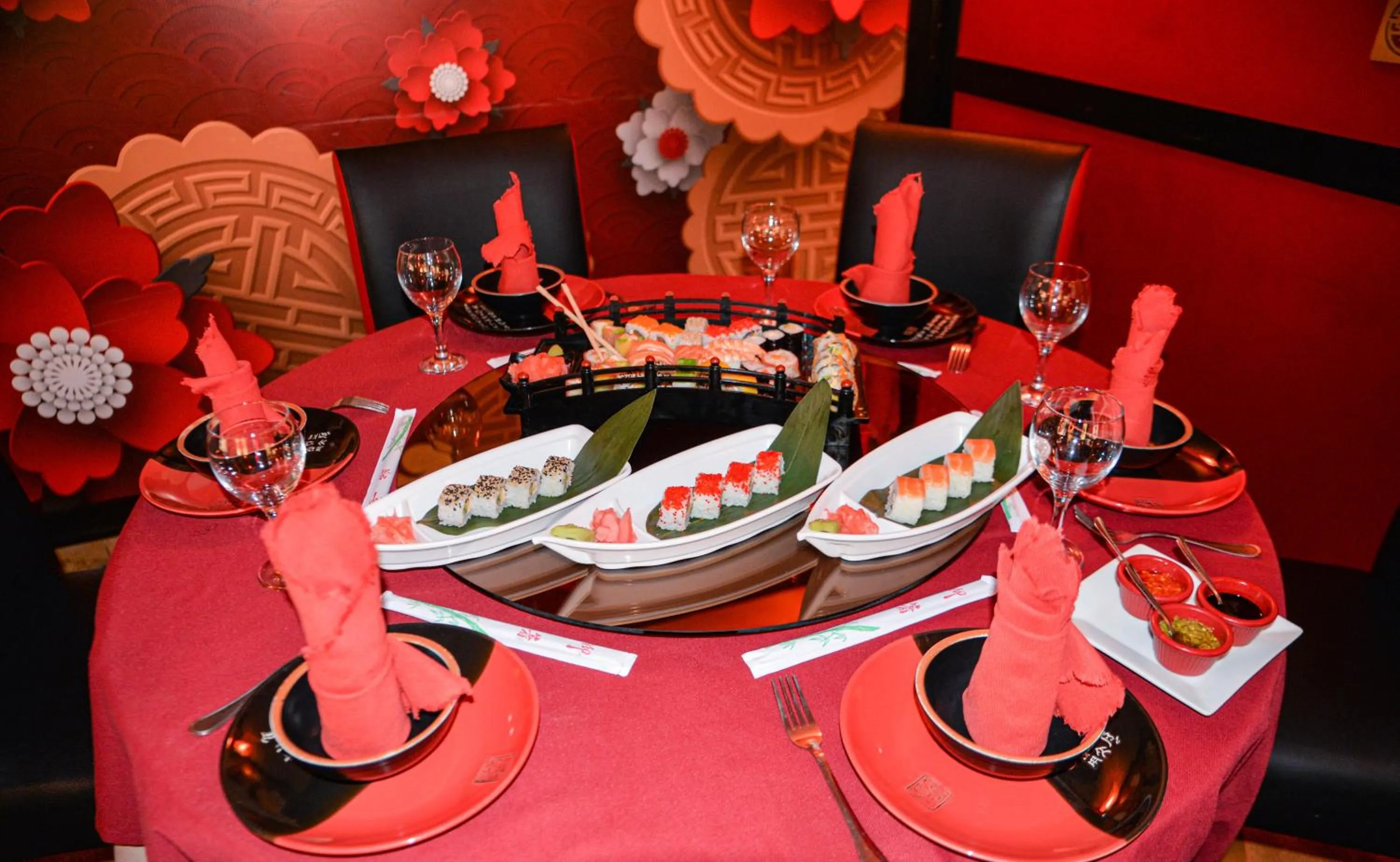 Restaurant/places to eat in Intouriste Hôtel & Suites