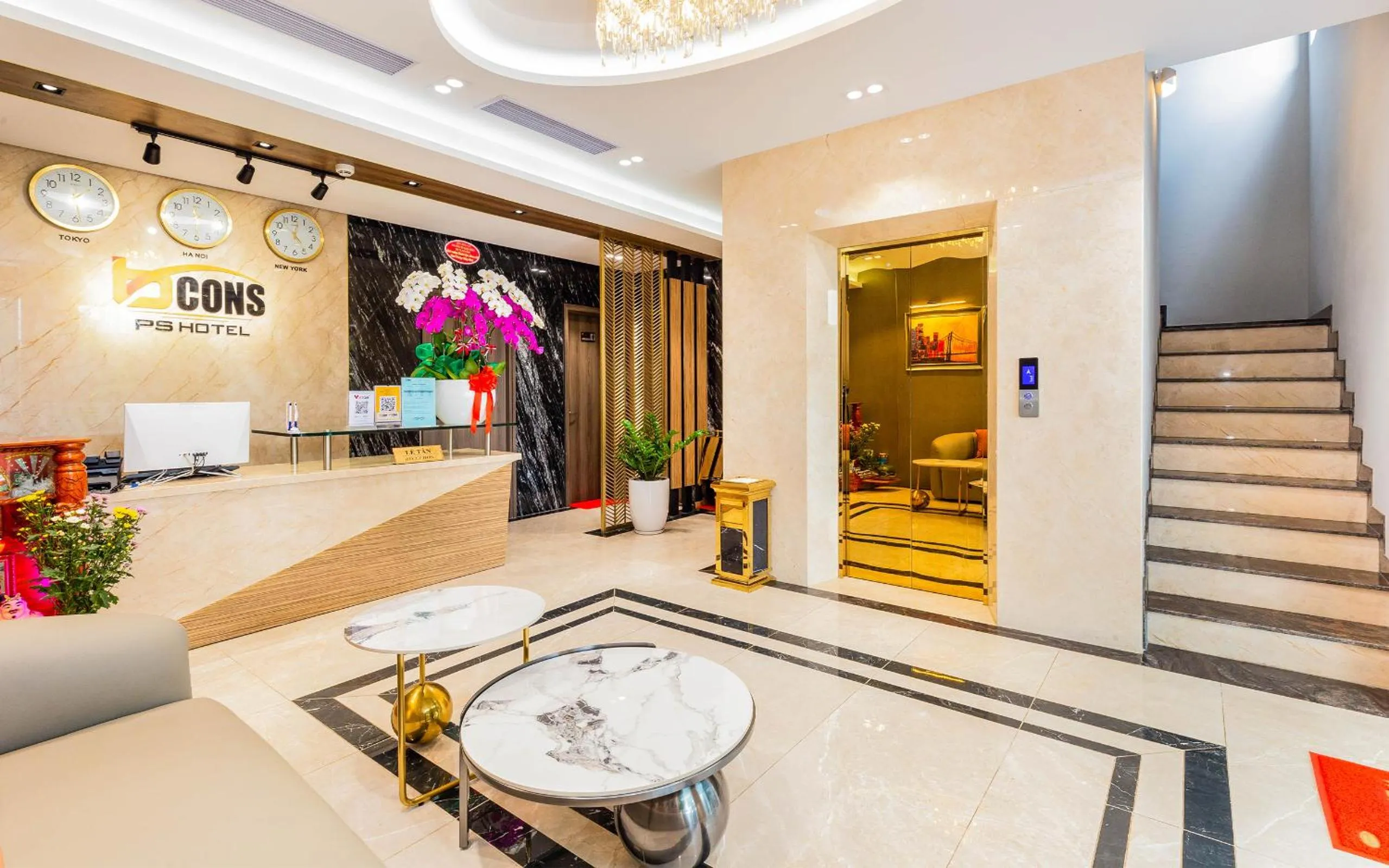 Lobby or reception in Bcons PS Hotel and Apartment- Newly Opened Hotel