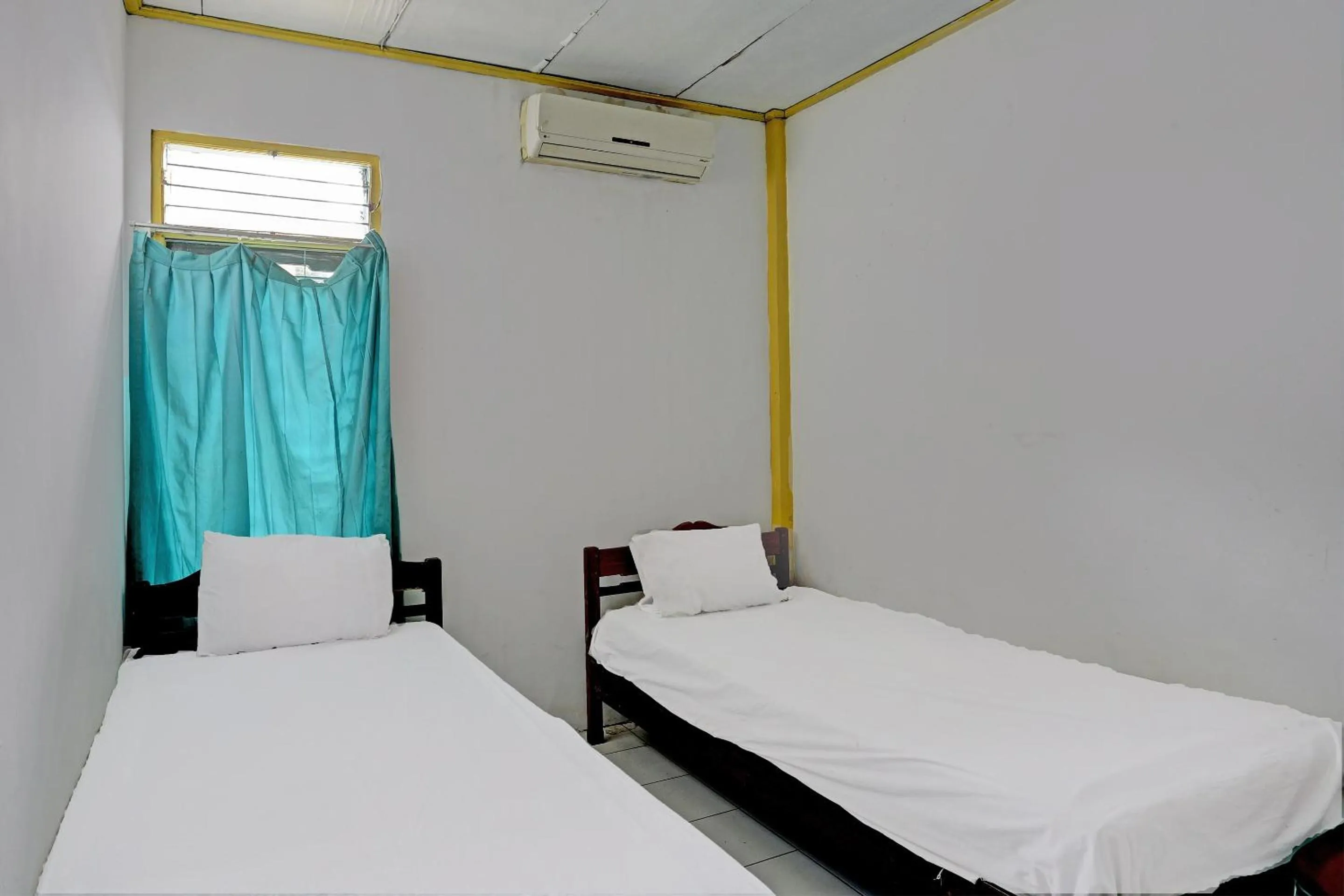 Bedroom, Bed in Hotel O Penginapan Aina Syariah