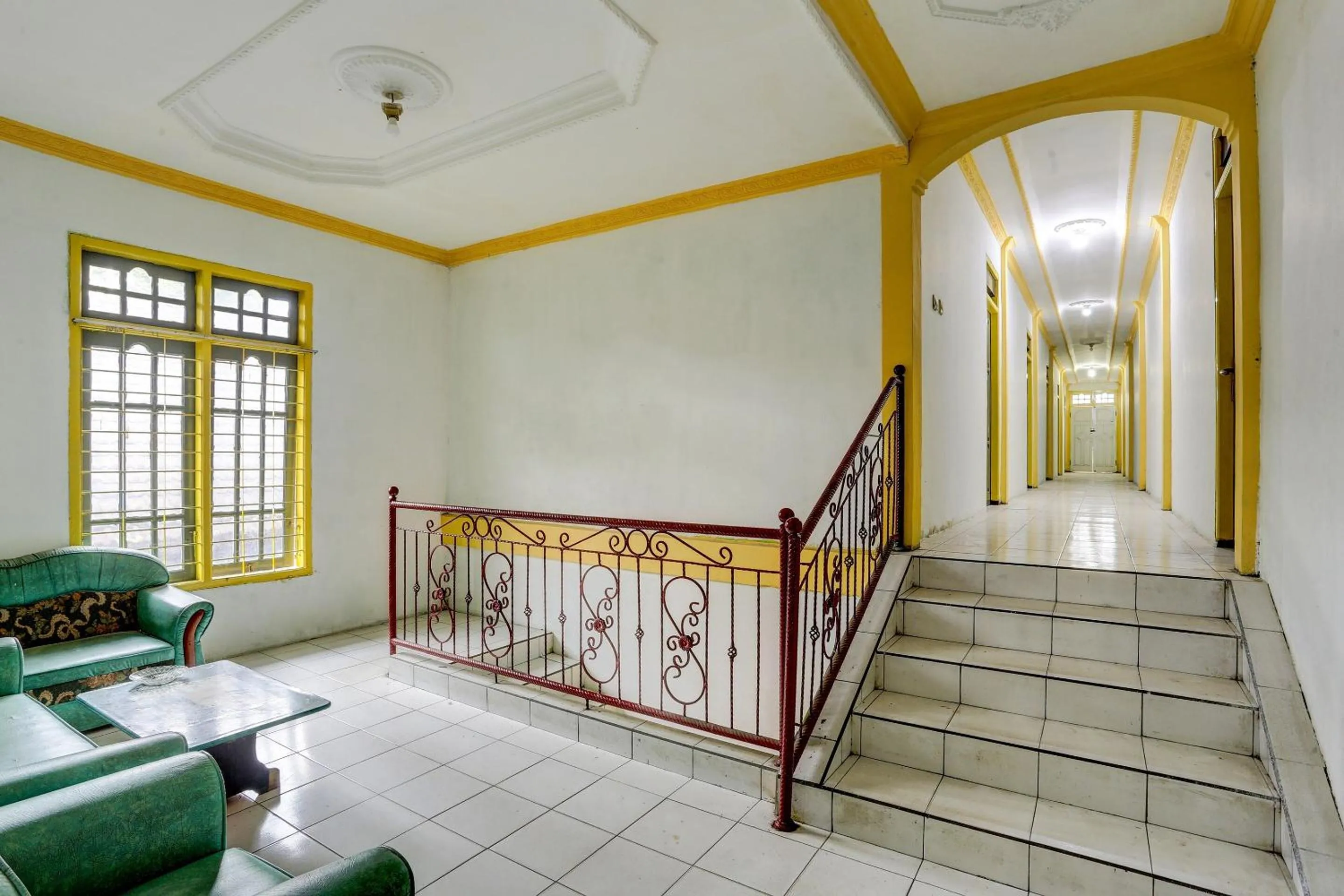 Lobby or reception in Hotel O Penginapan Aina Syariah