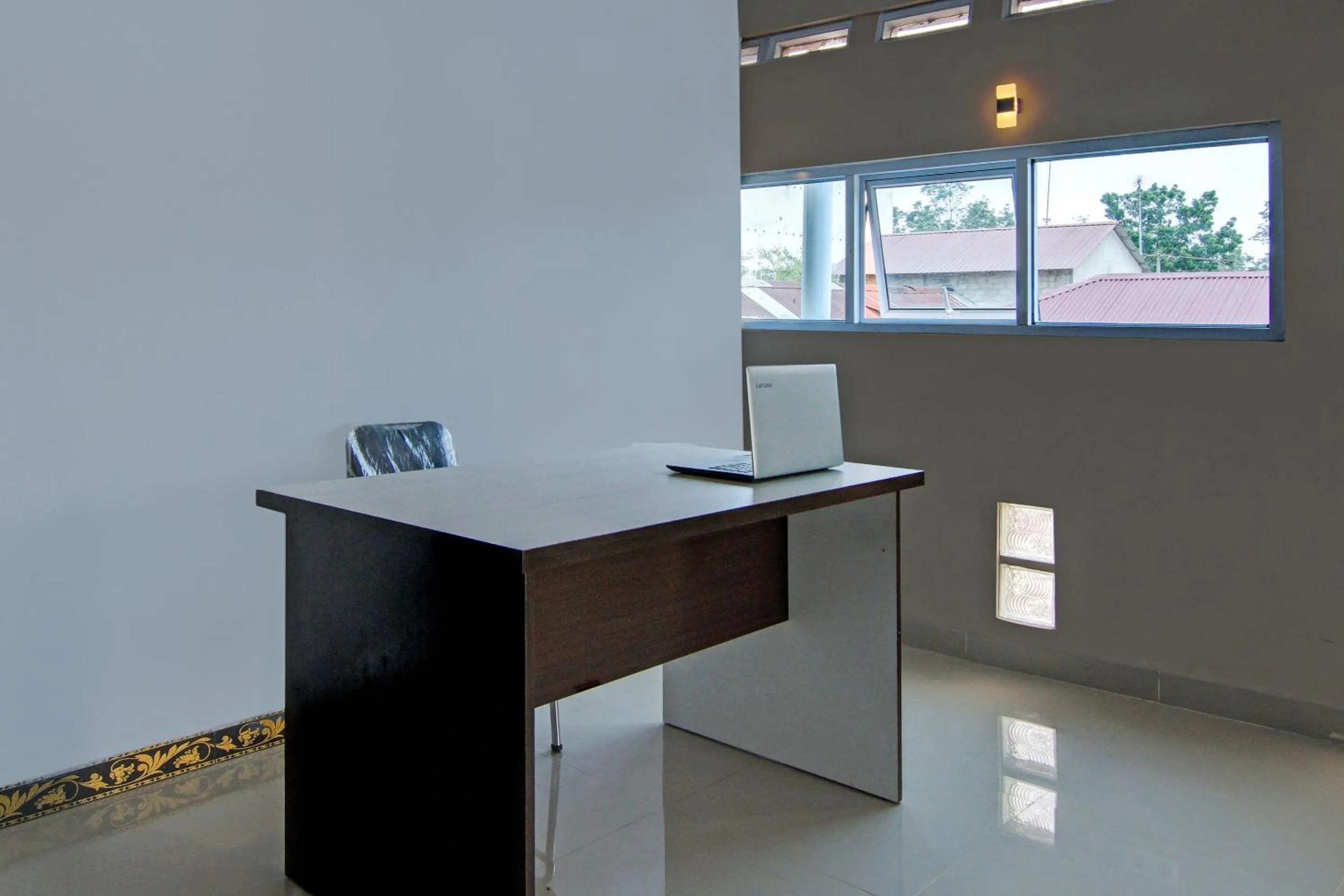 Lobby or reception in Hotel O Putri Homestay Syariah Near SPBU 14.282.694 (Air Hitam)