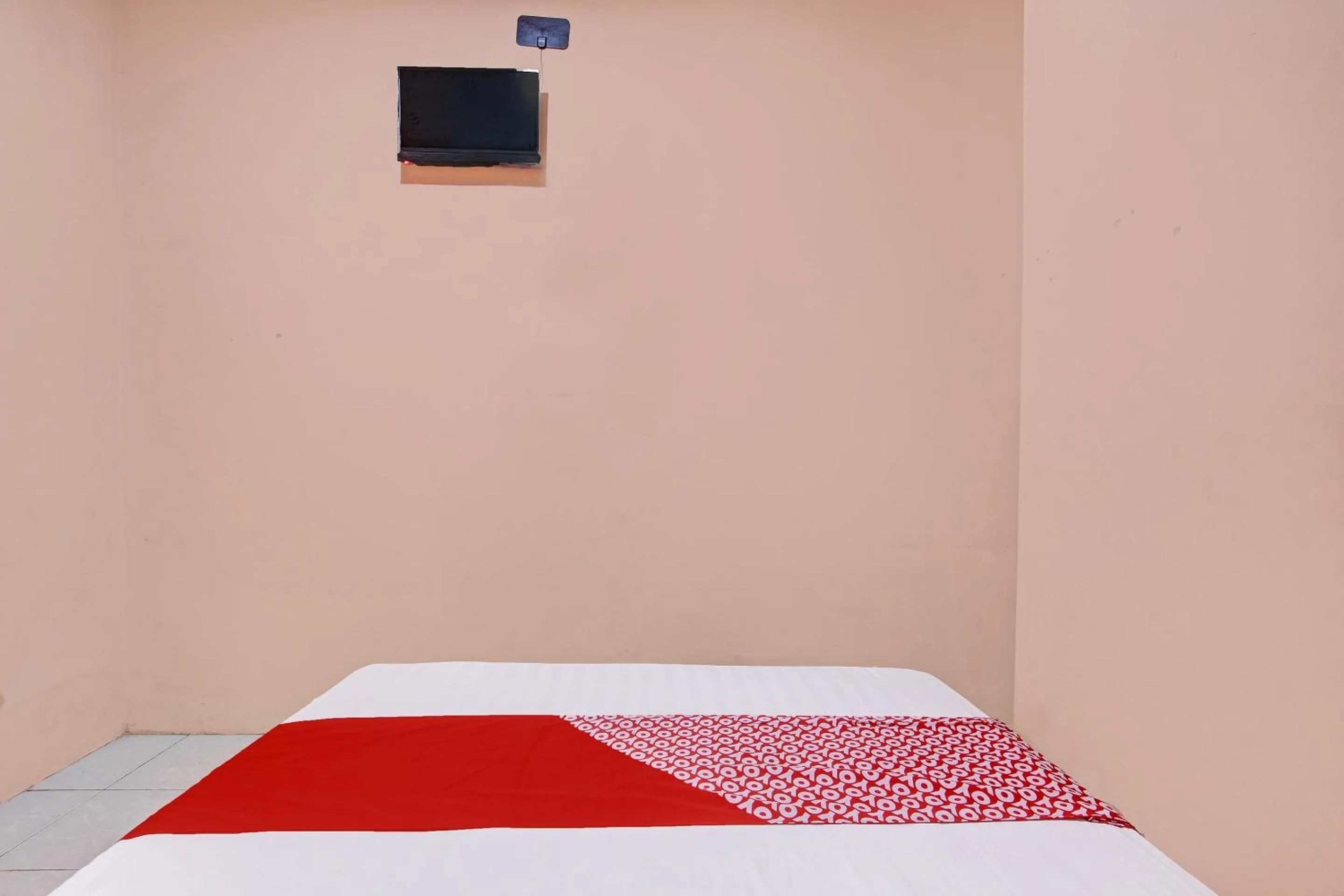 Bedroom, Bed in OYO 92459 Cahyo Kost 2