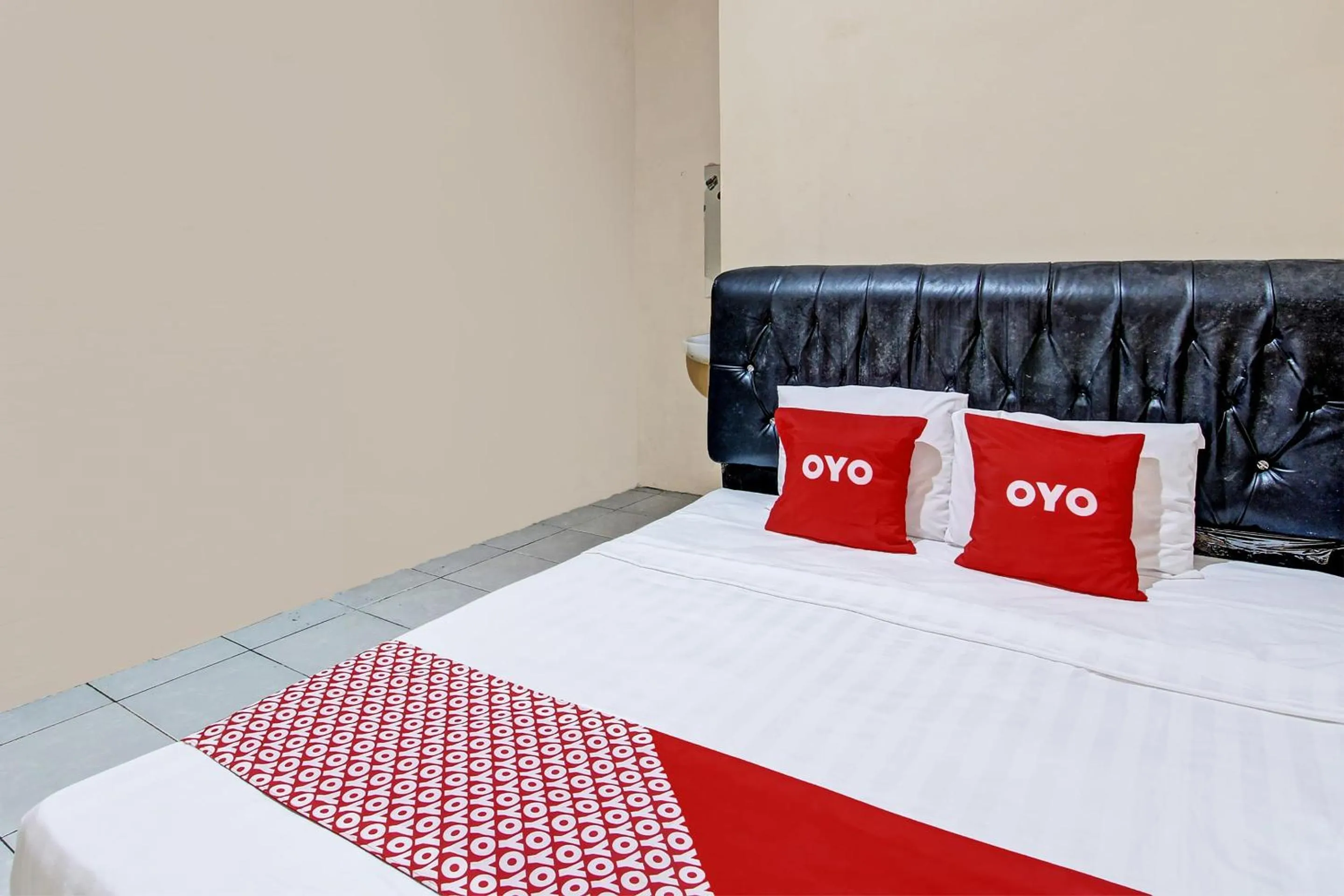 Bedroom, Bed in OYO 92459 Cahyo Kost 2