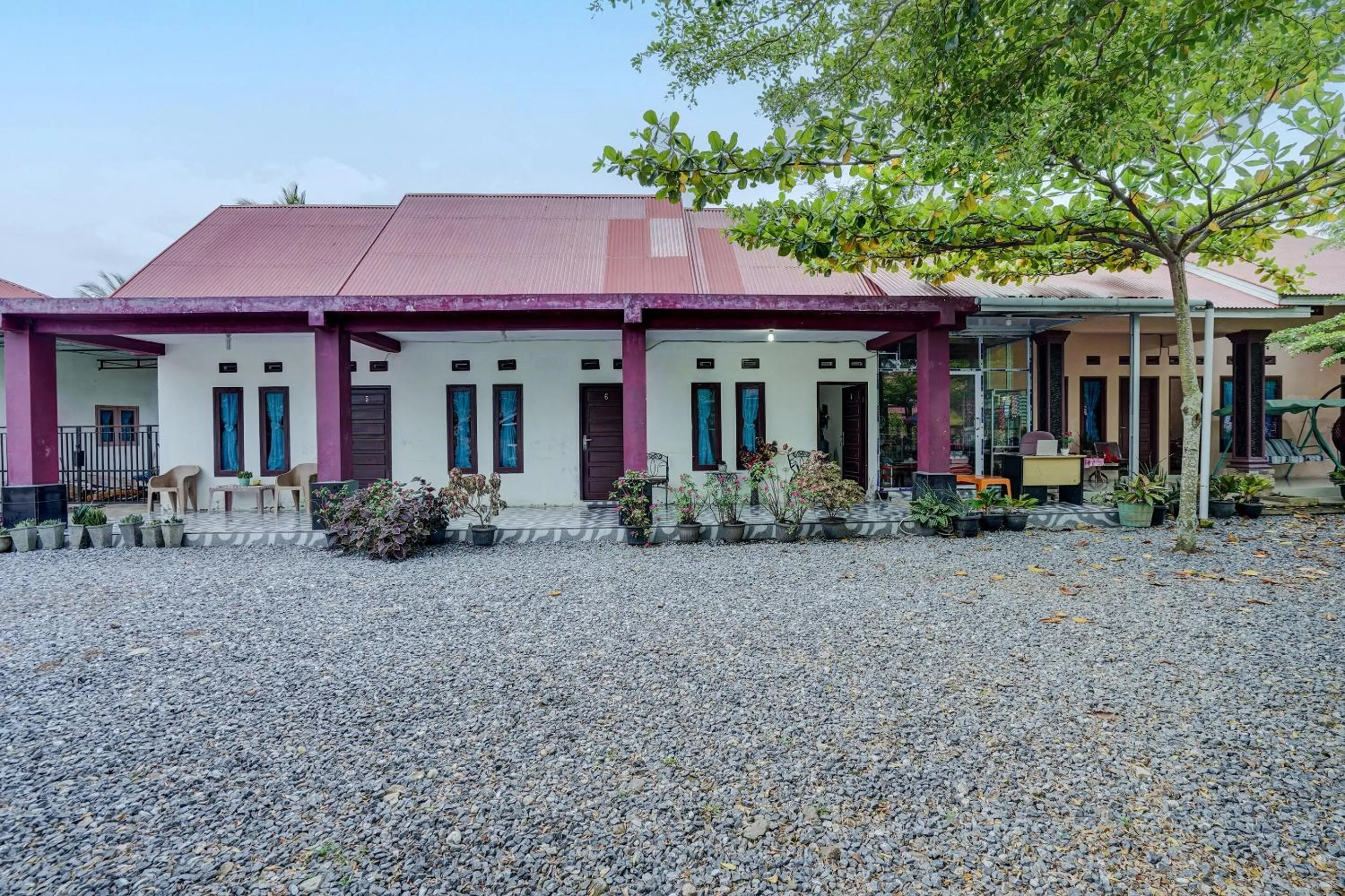 Facade/entrance in Hotel O Efniati Homestay Syariah