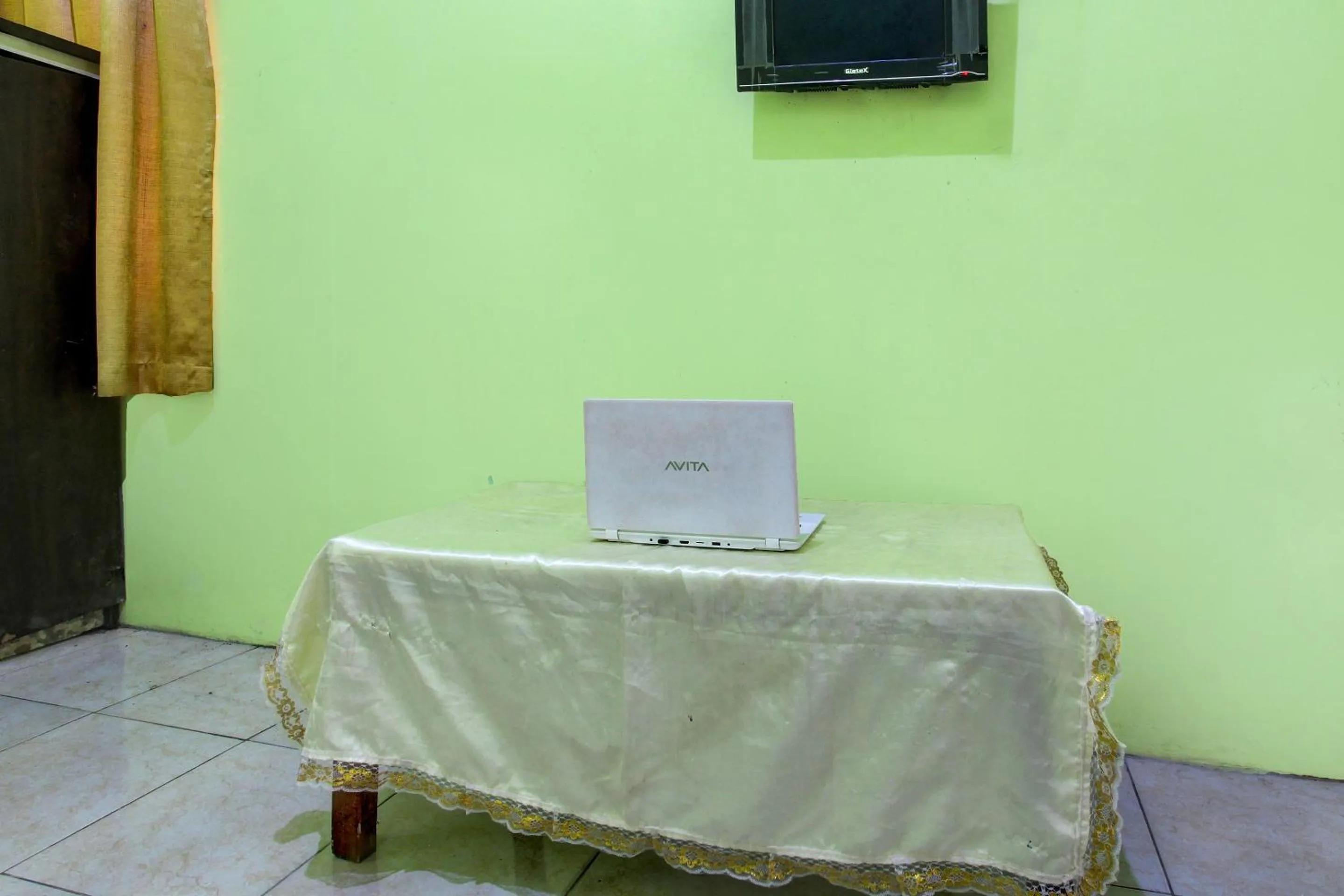 Lobby or reception in Hotel O Cahyo Kost 1