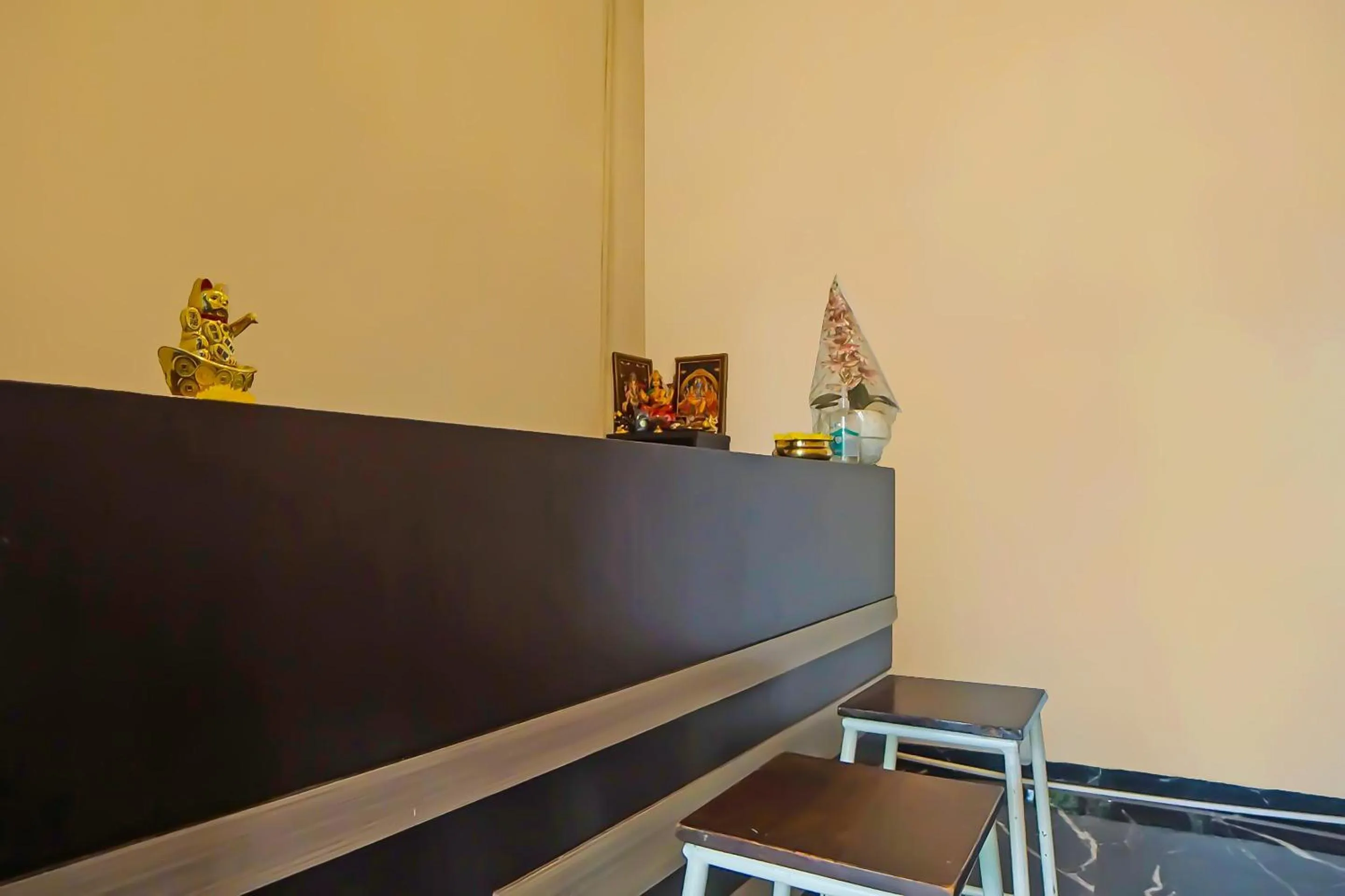 Lobby or reception in OYO 92463 Deli Hotel Medan