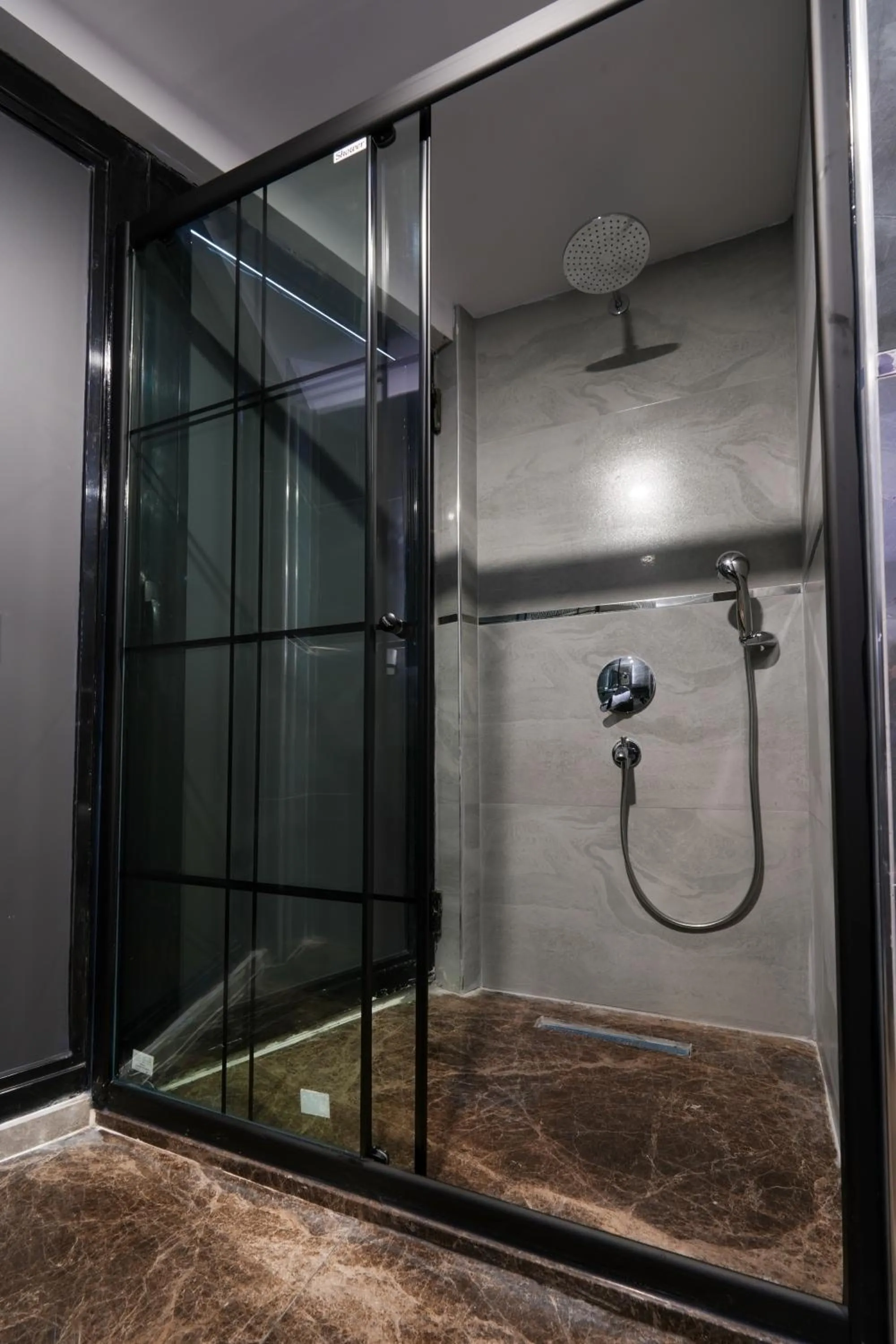 Shower in Hotel Kurucesme Business