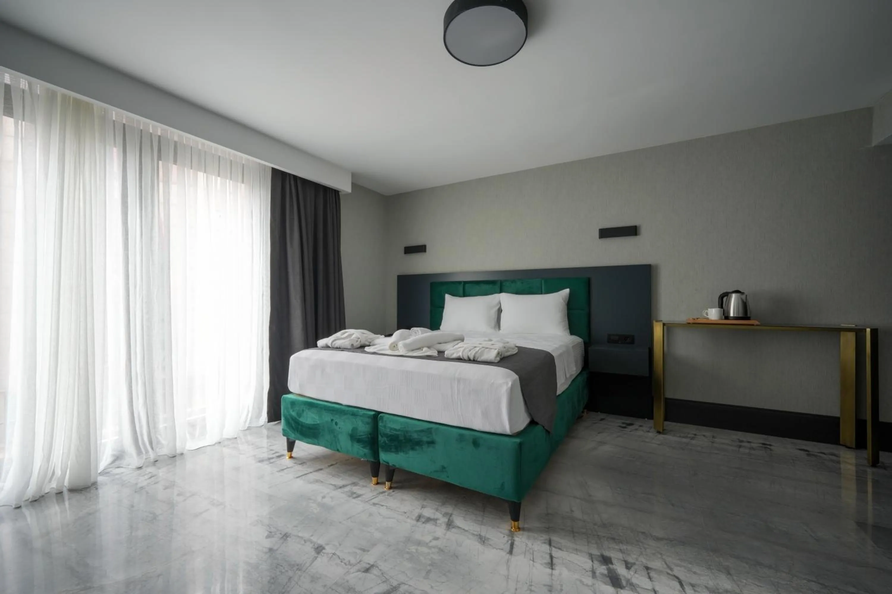 Bed in Hotel Kurucesme Business