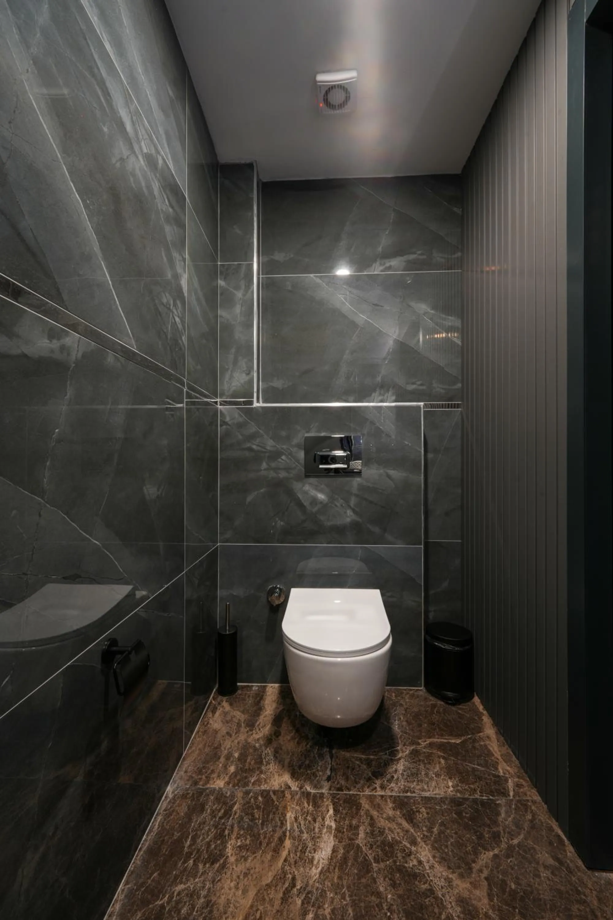 Toilet in Hotel Kurucesme Business