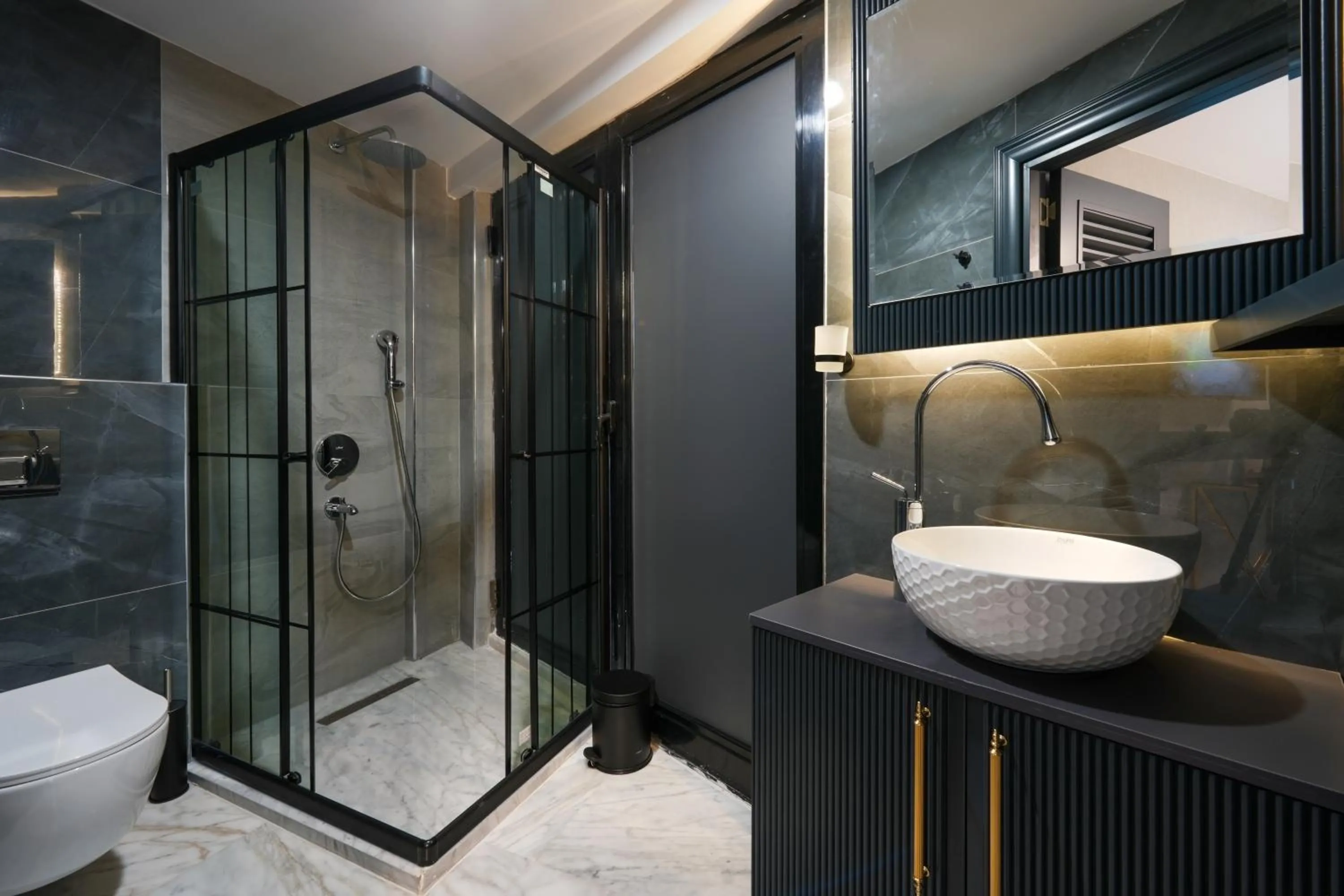 Bathroom in Hotel Kurucesme Business