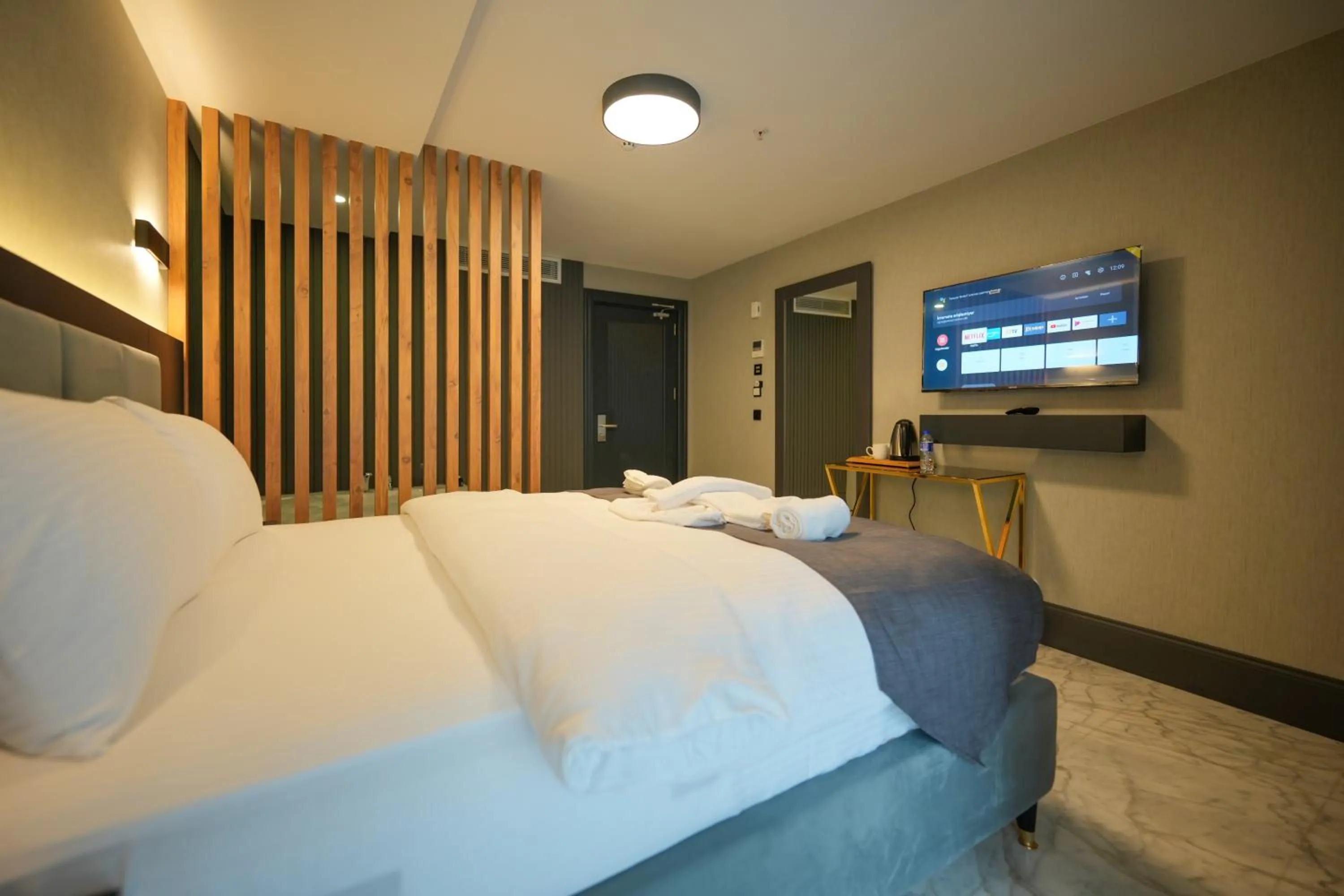 Bed in Hotel Kurucesme Business