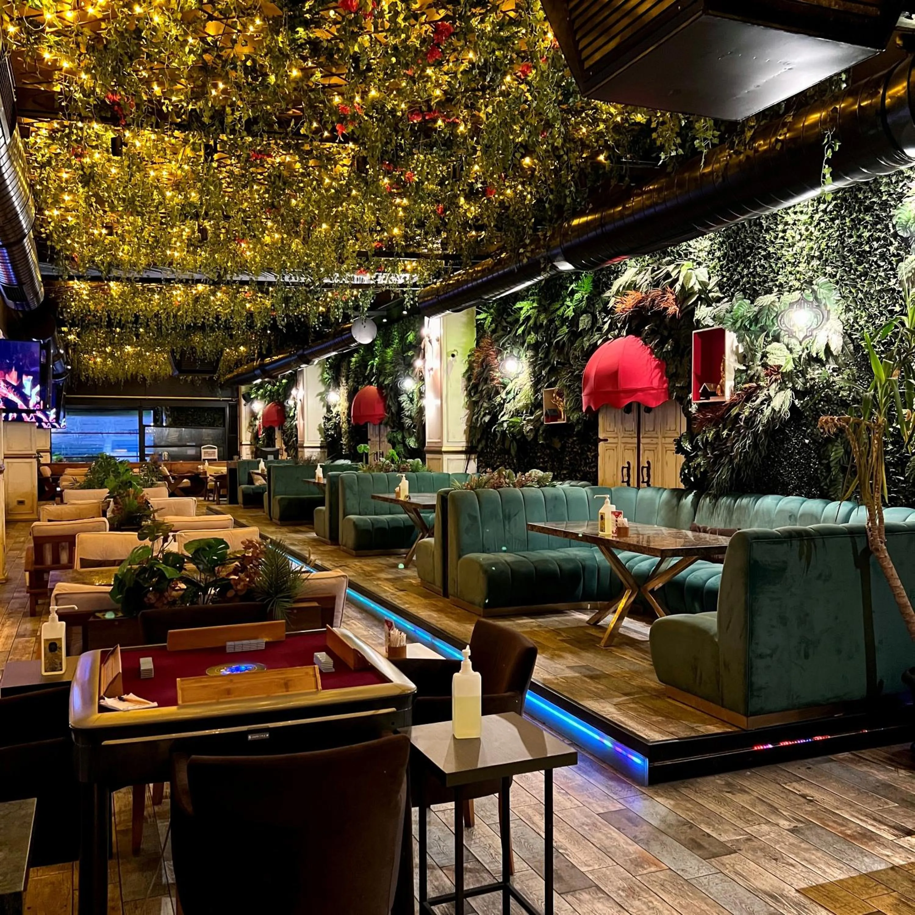 Restaurant/places to eat in Hotel Kurucesme Business