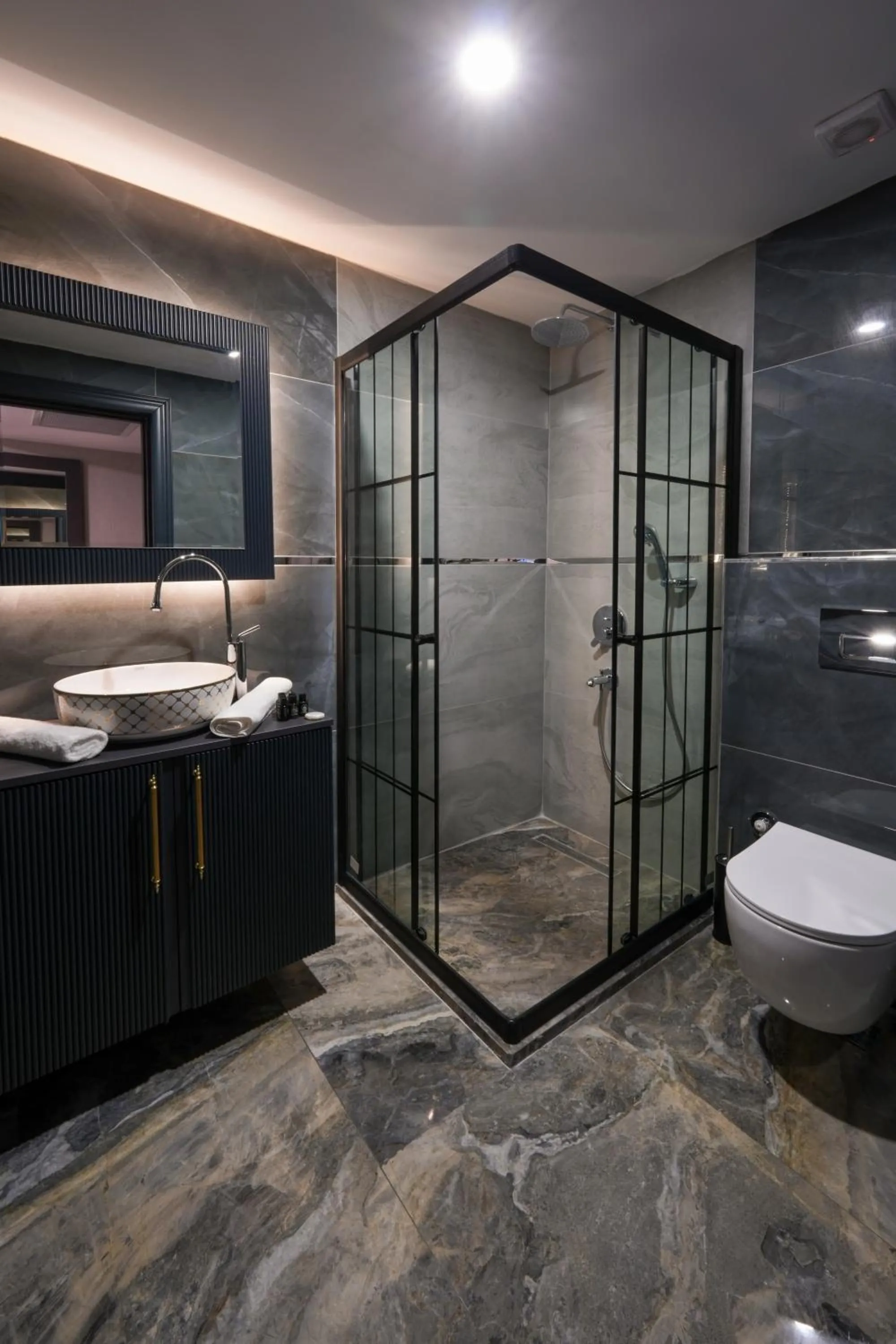 Shower in Hotel Kurucesme Business