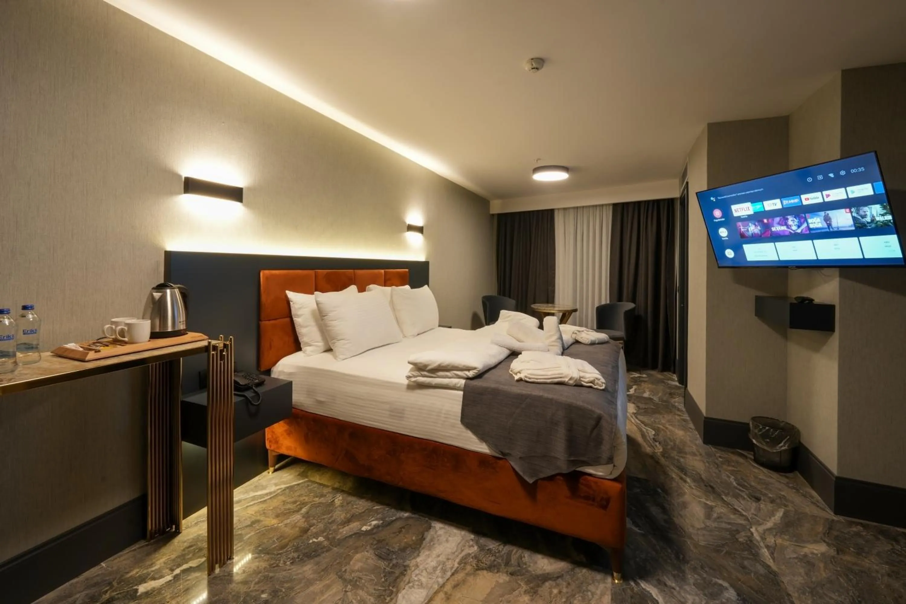 Bed in Hotel Kurucesme Business