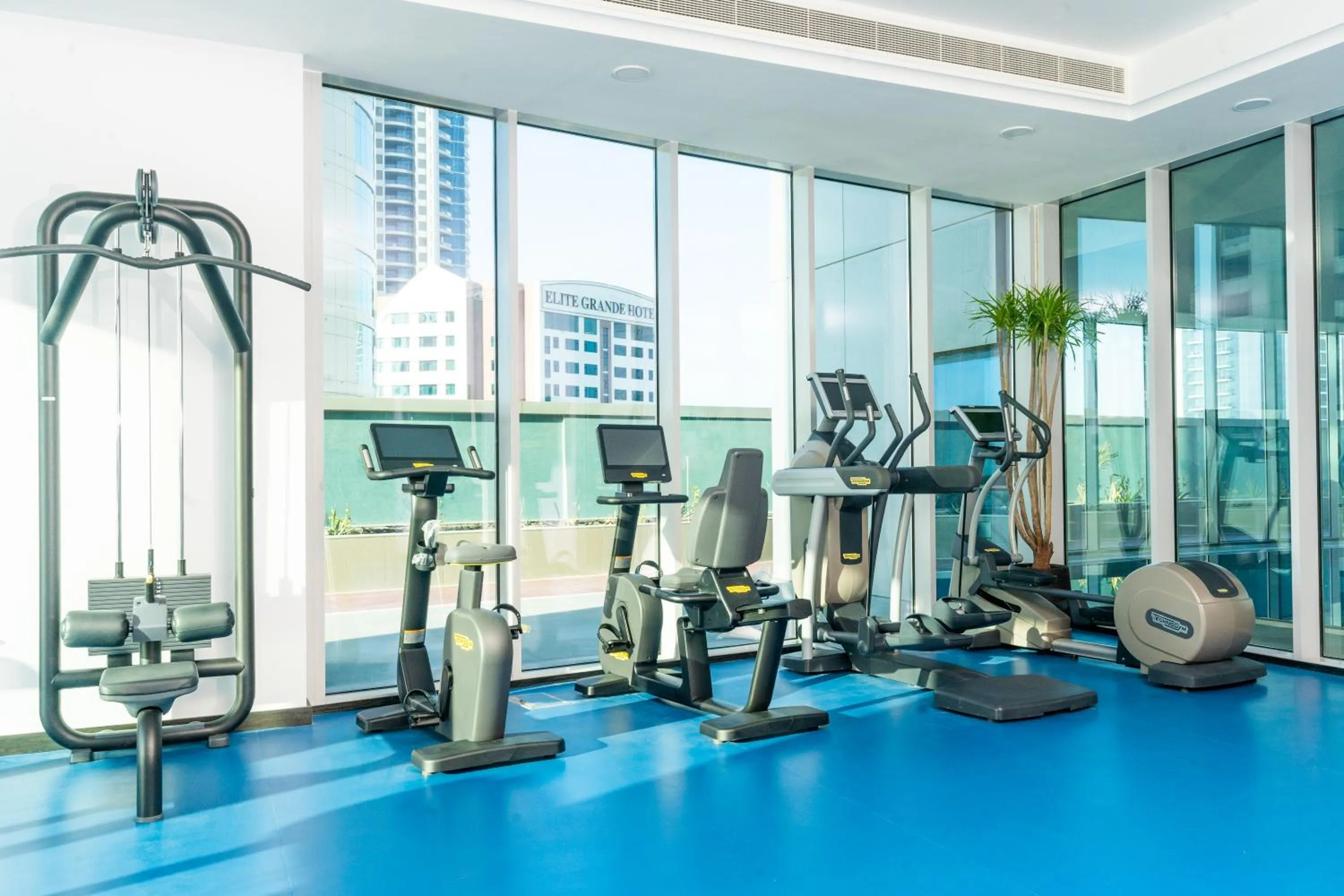 Fitness centre/facilities in S Plaza Suites Hotel