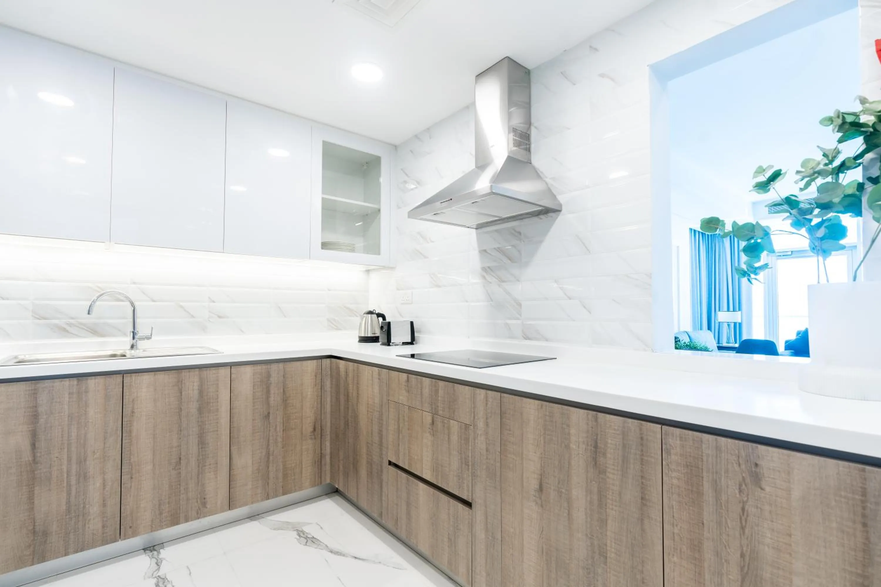 Kitchen or kitchenette in S Plaza Suites Hotel