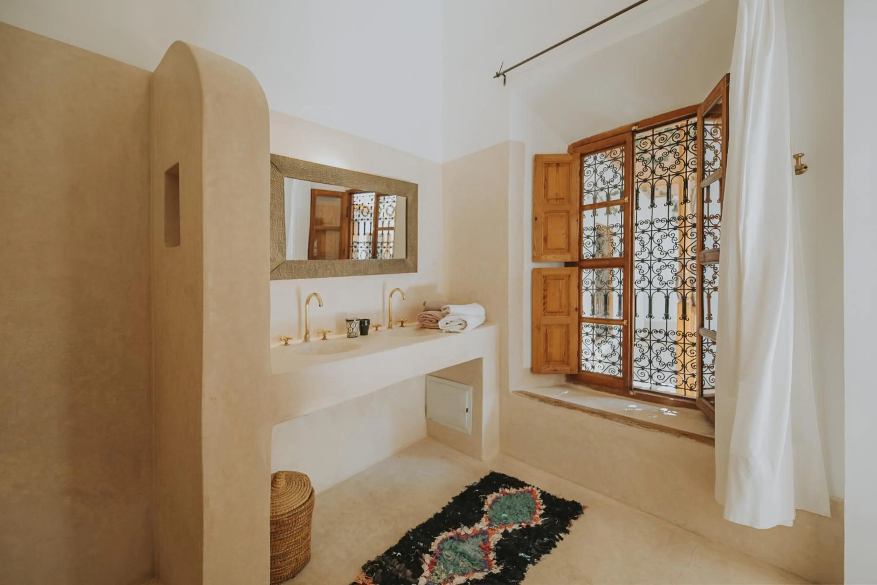 Shower, Bed in Riad Djebel
