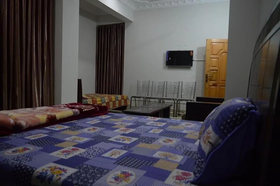 Bed in Hotel Crown City