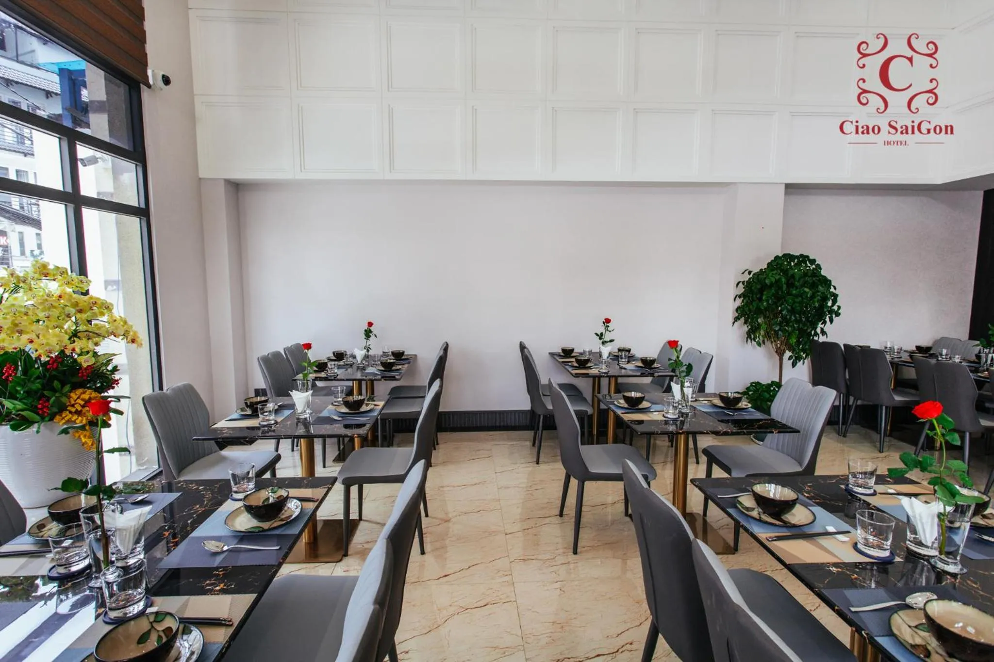 Restaurant/places to eat in Ciao Saigon 2 Hotel