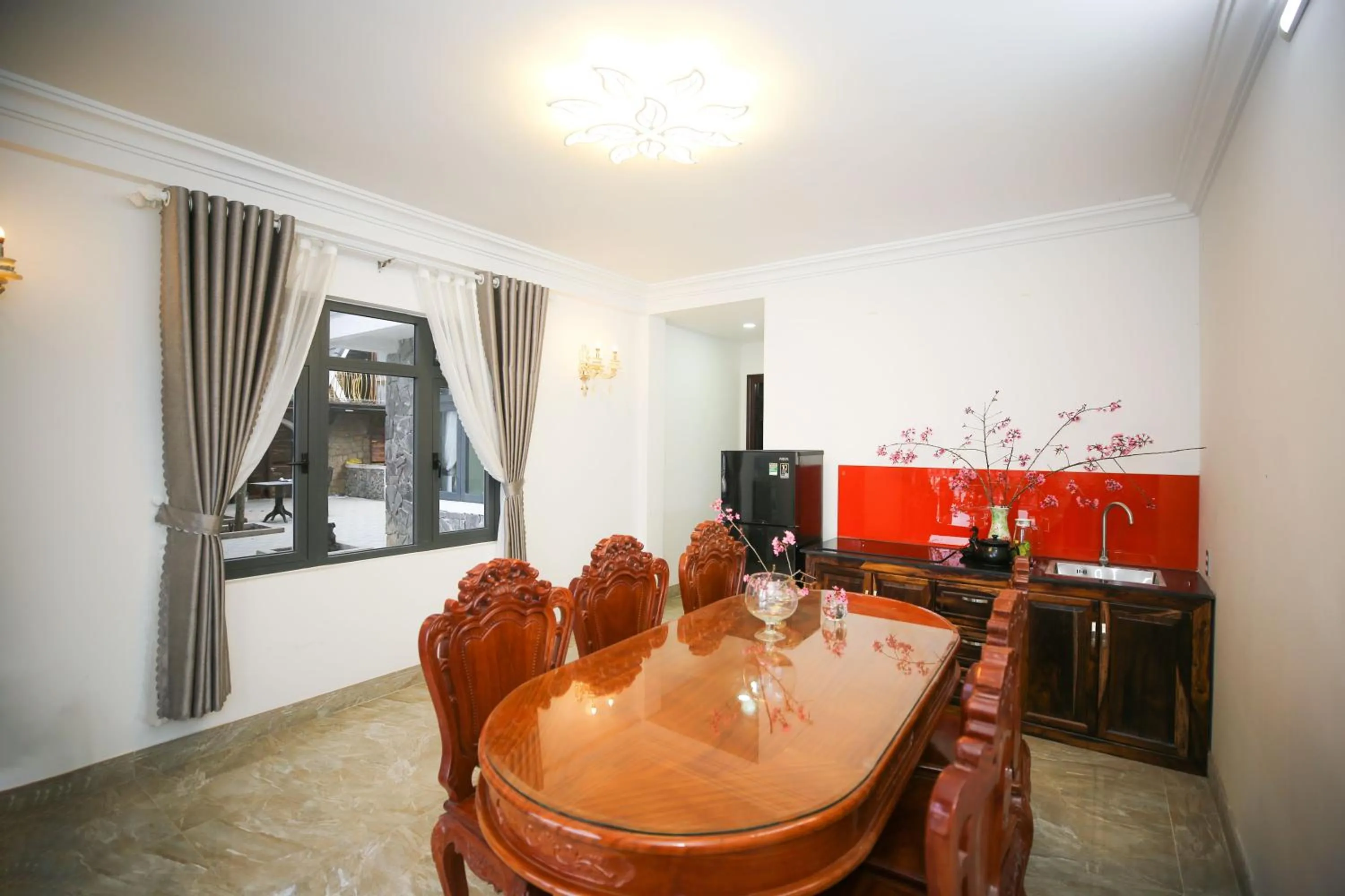 Kitchen or kitchenette in Ngọc Đông Phương Villa Home