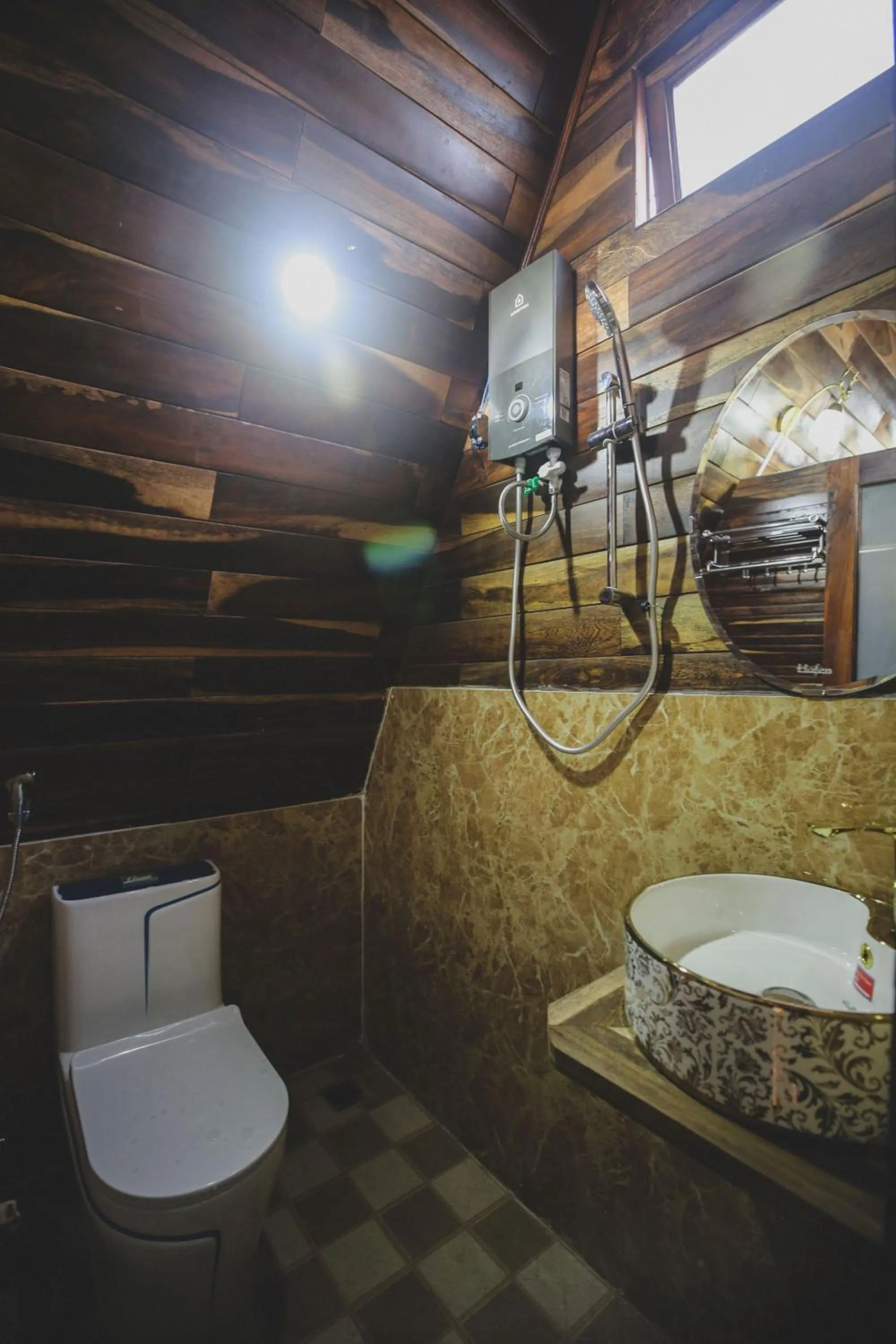 Toilet in Ngọc Đông Phương Villa Home