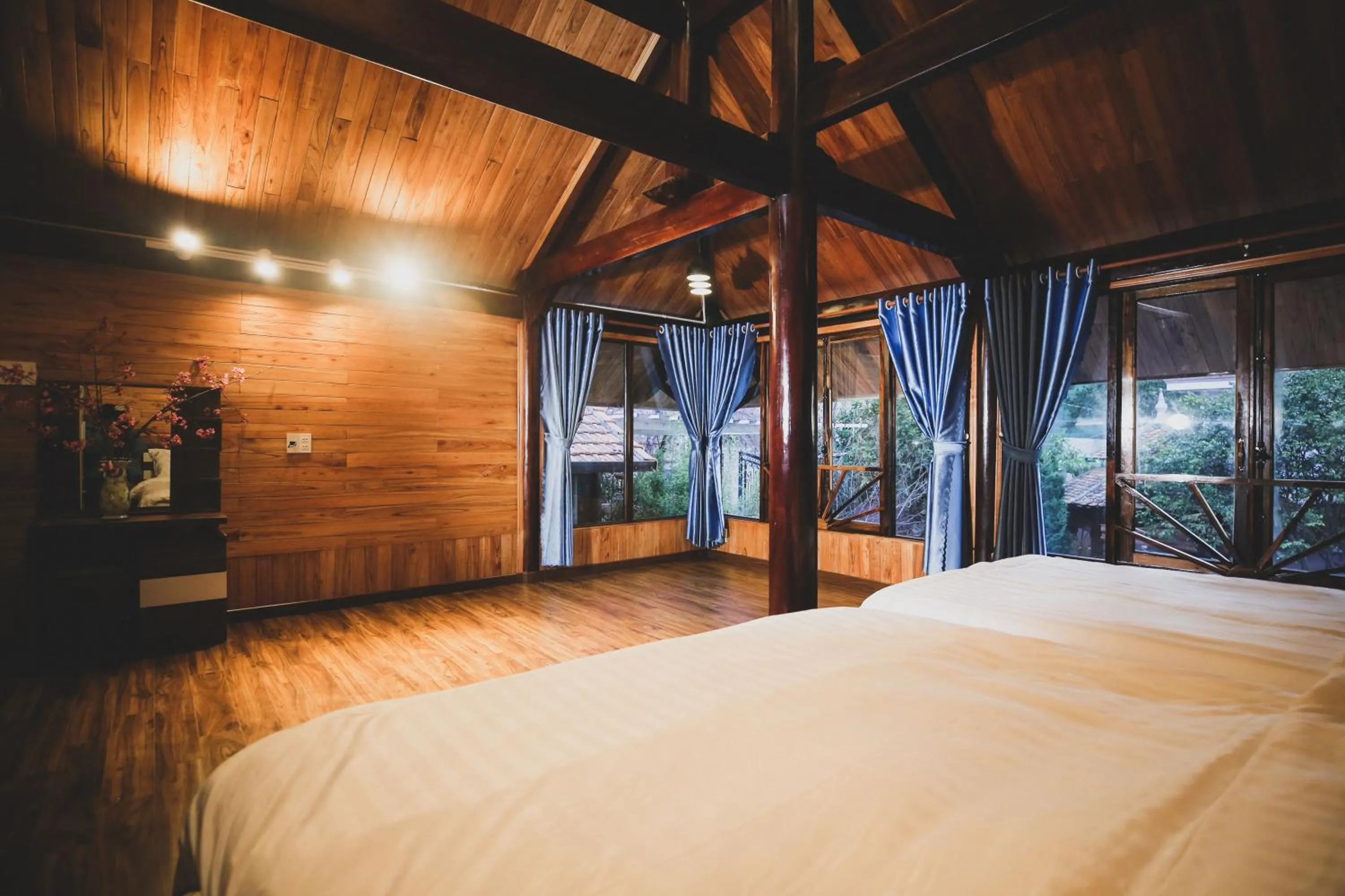 Photo of the whole room, Bed in Ngọc Đông Phương Villa Home