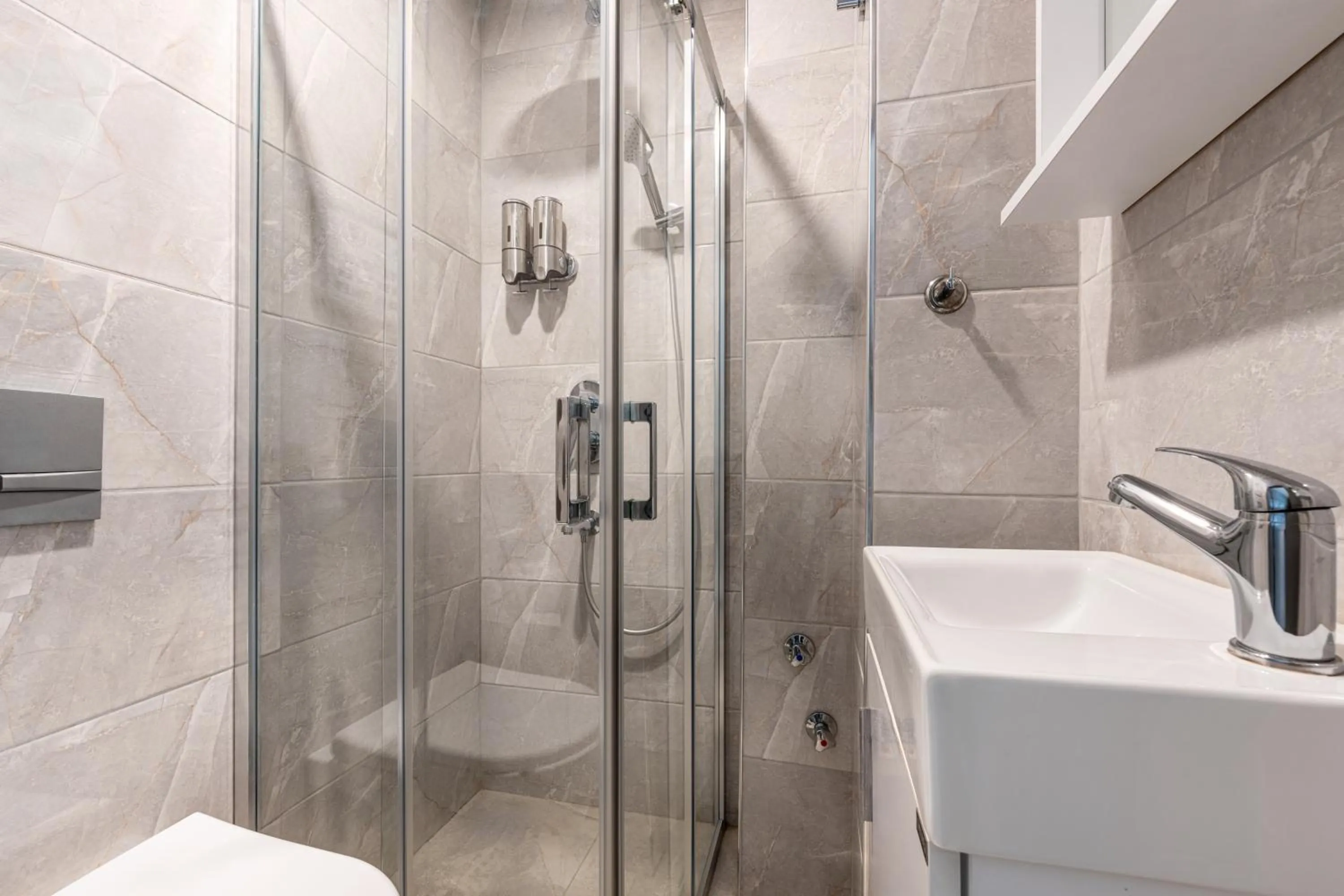 Bathroom in Echinus Lara Hotel