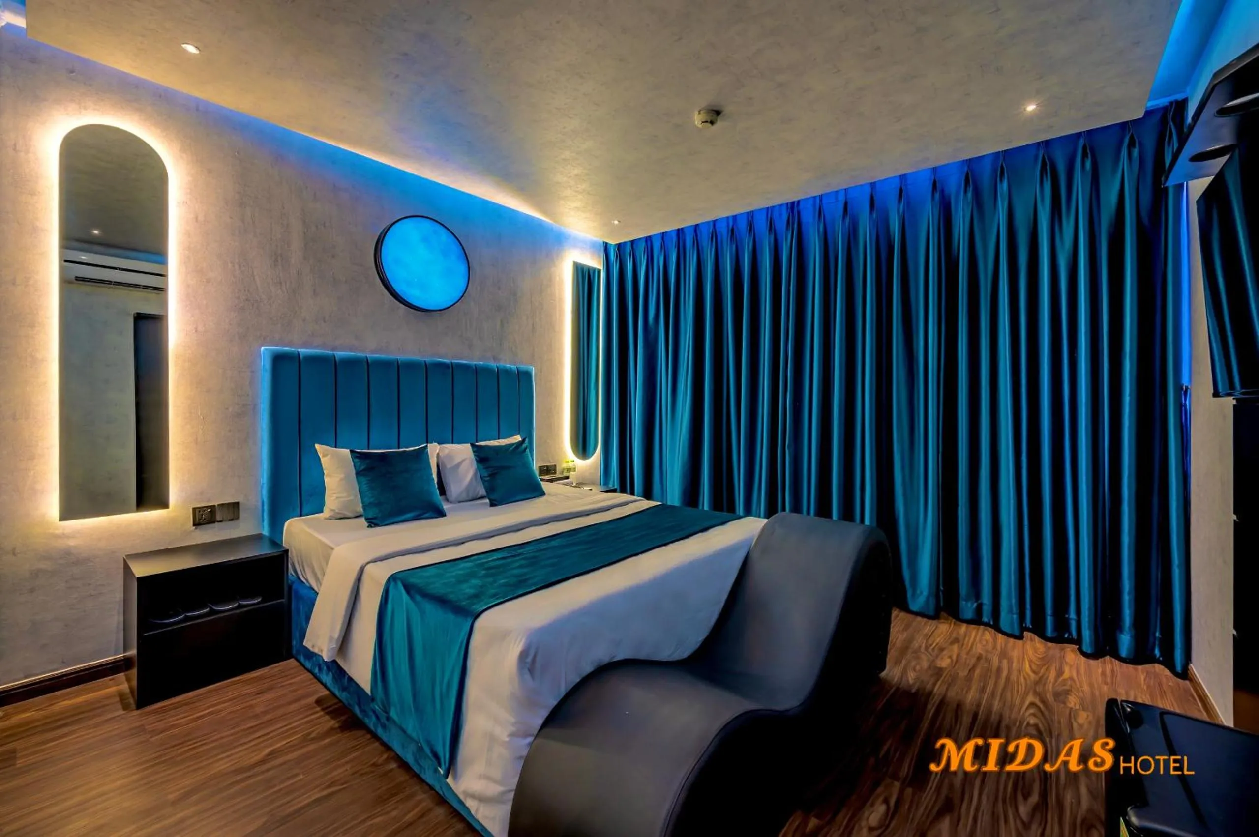 Bed in Midas Hotel