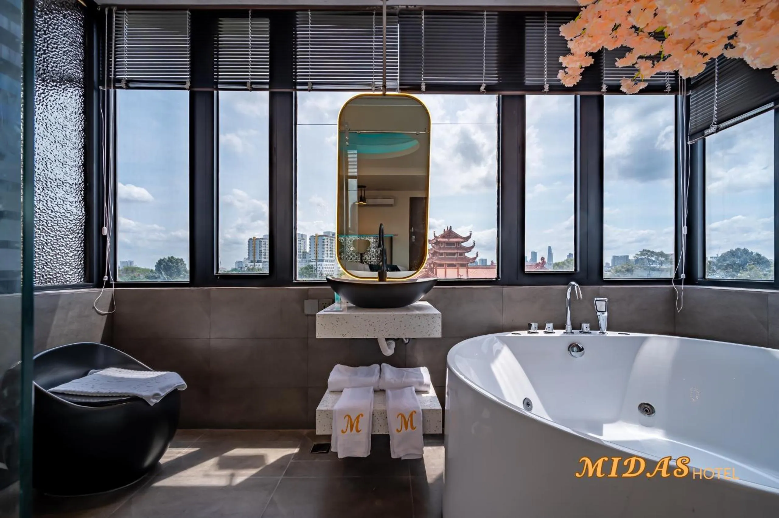 Bathroom in Midas Hotel