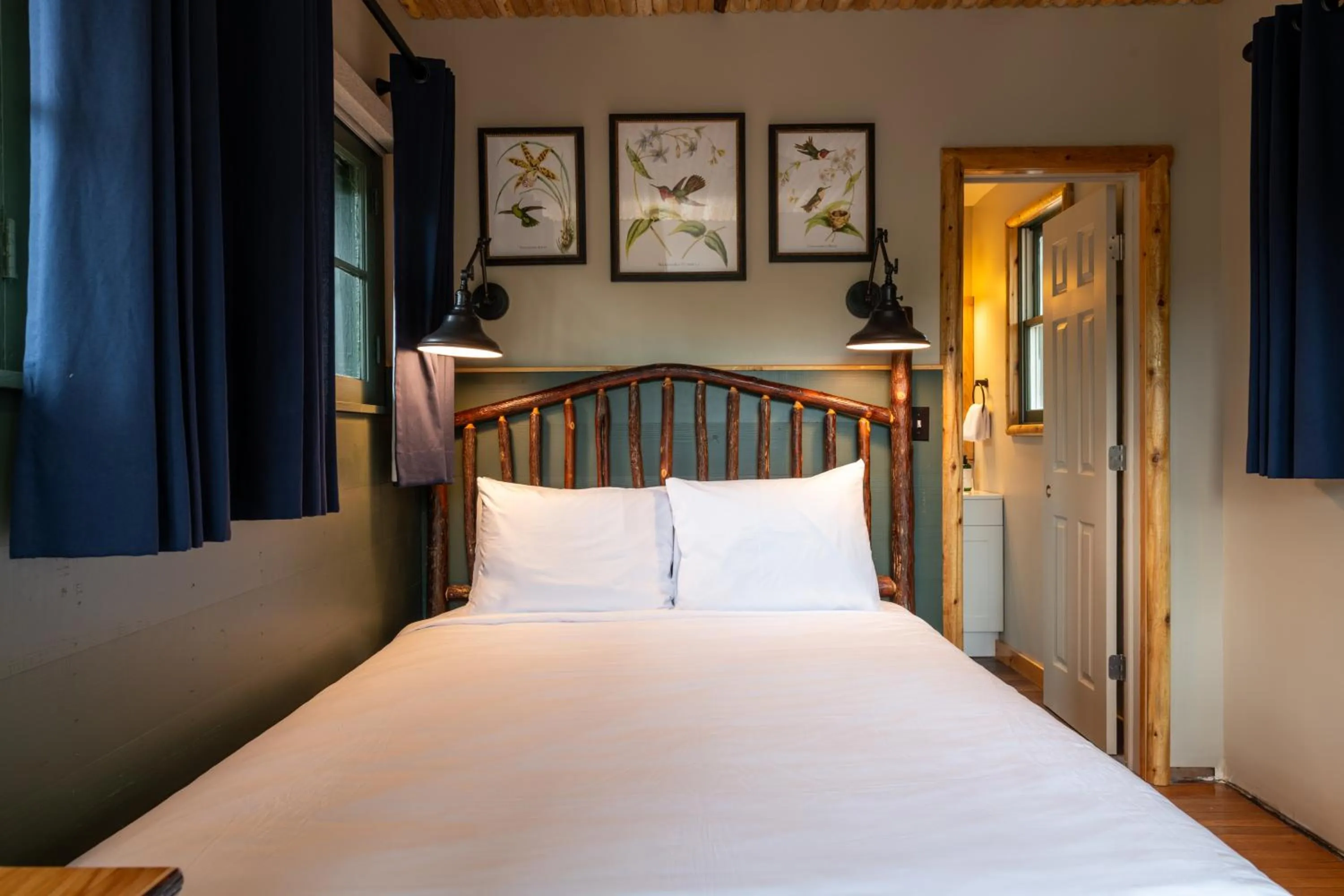 Bedroom, Bed in Lodge at Schroon Lake