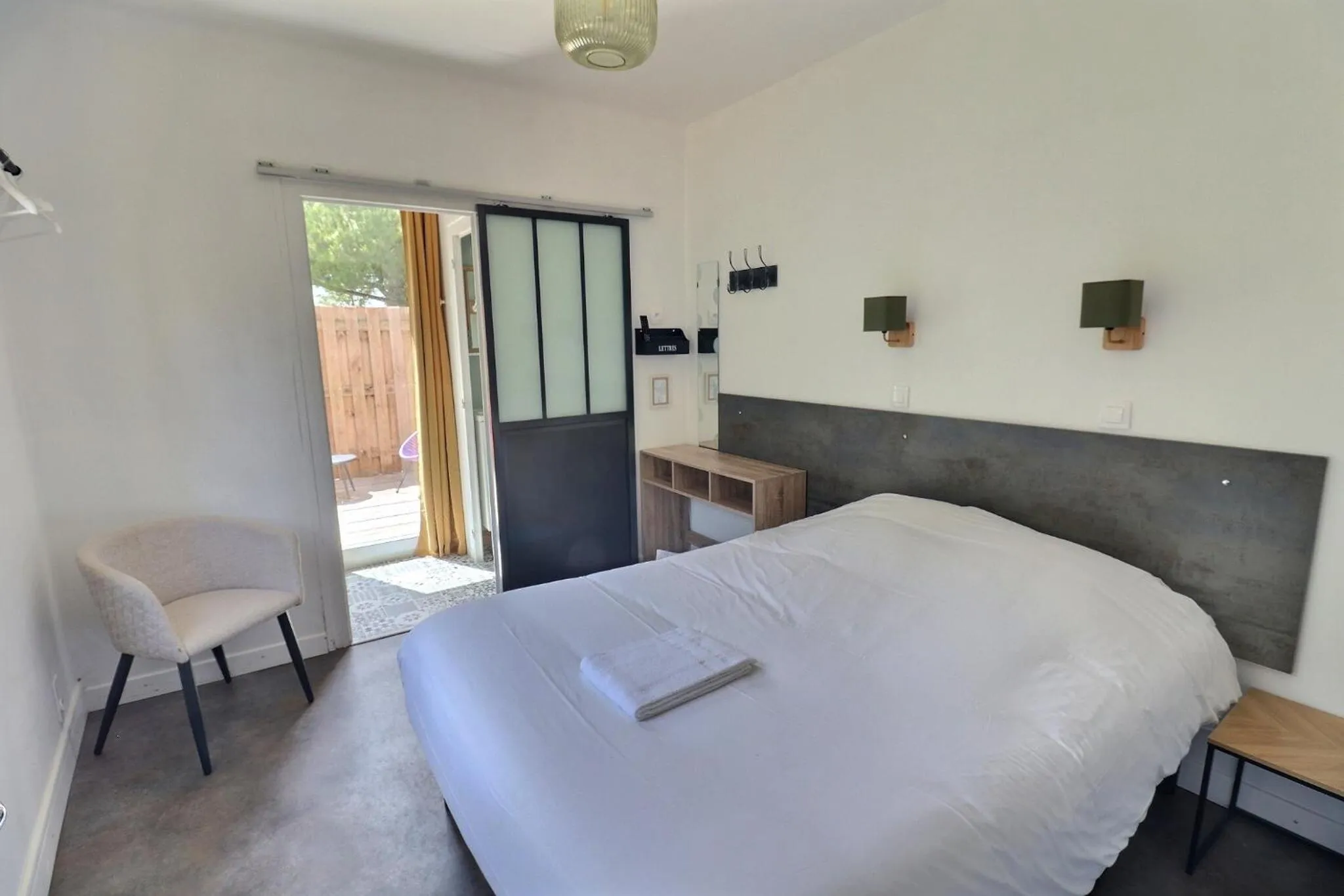 Bedroom, Bed in Hôtel Le Smile