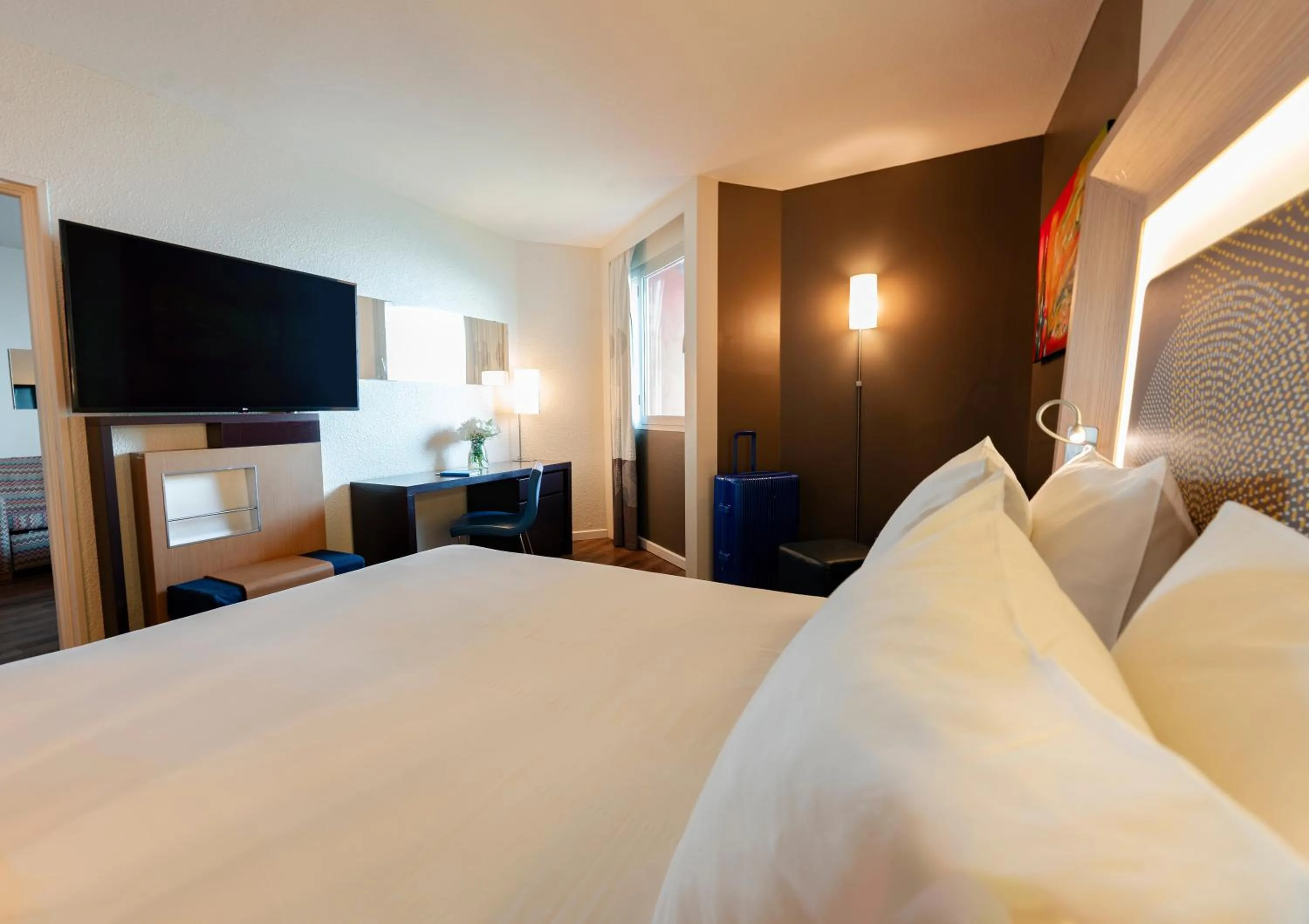 Bedroom, Bed in Novotel Dakar