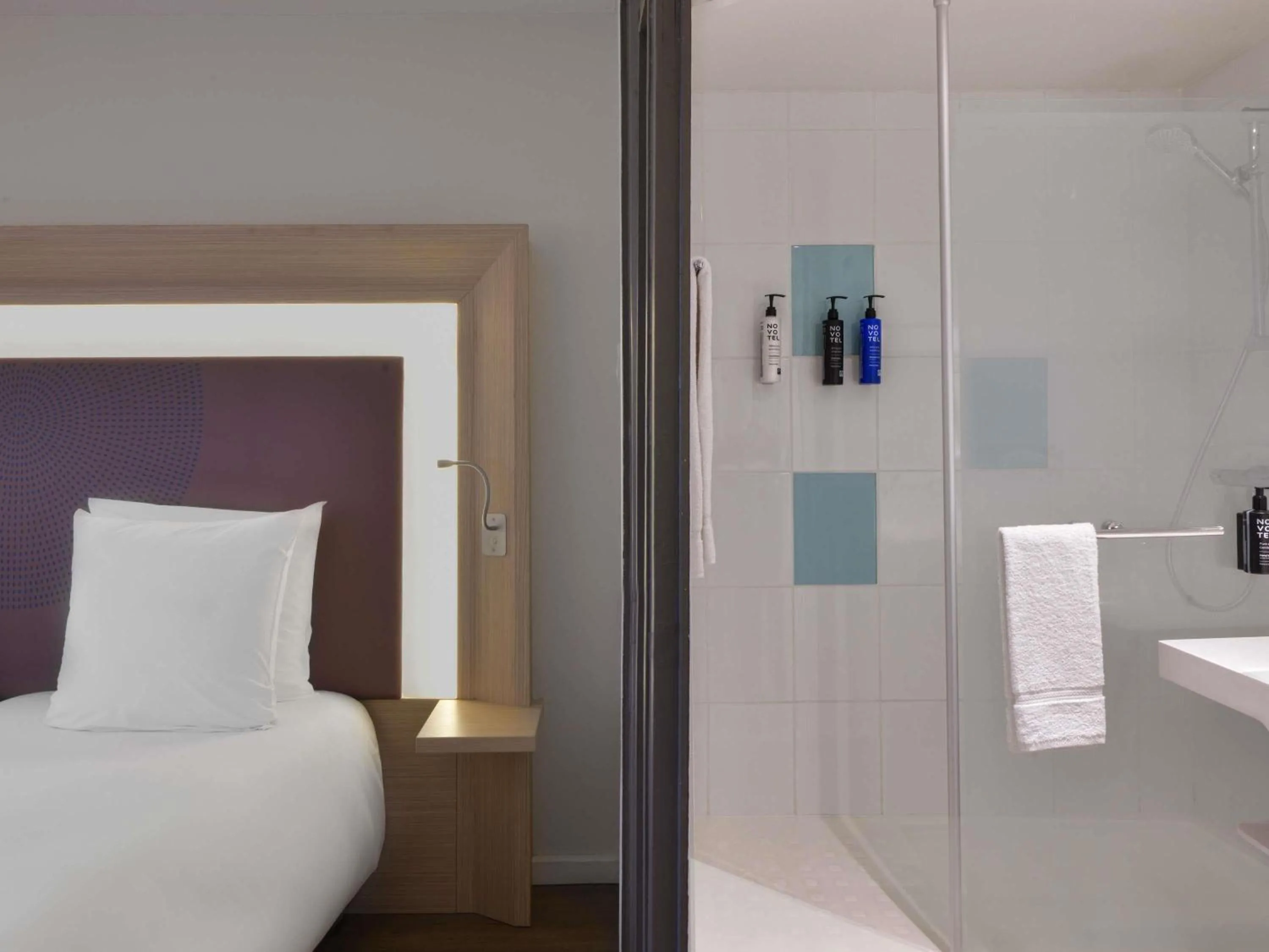 Bedroom, Bed in Novotel Dakar