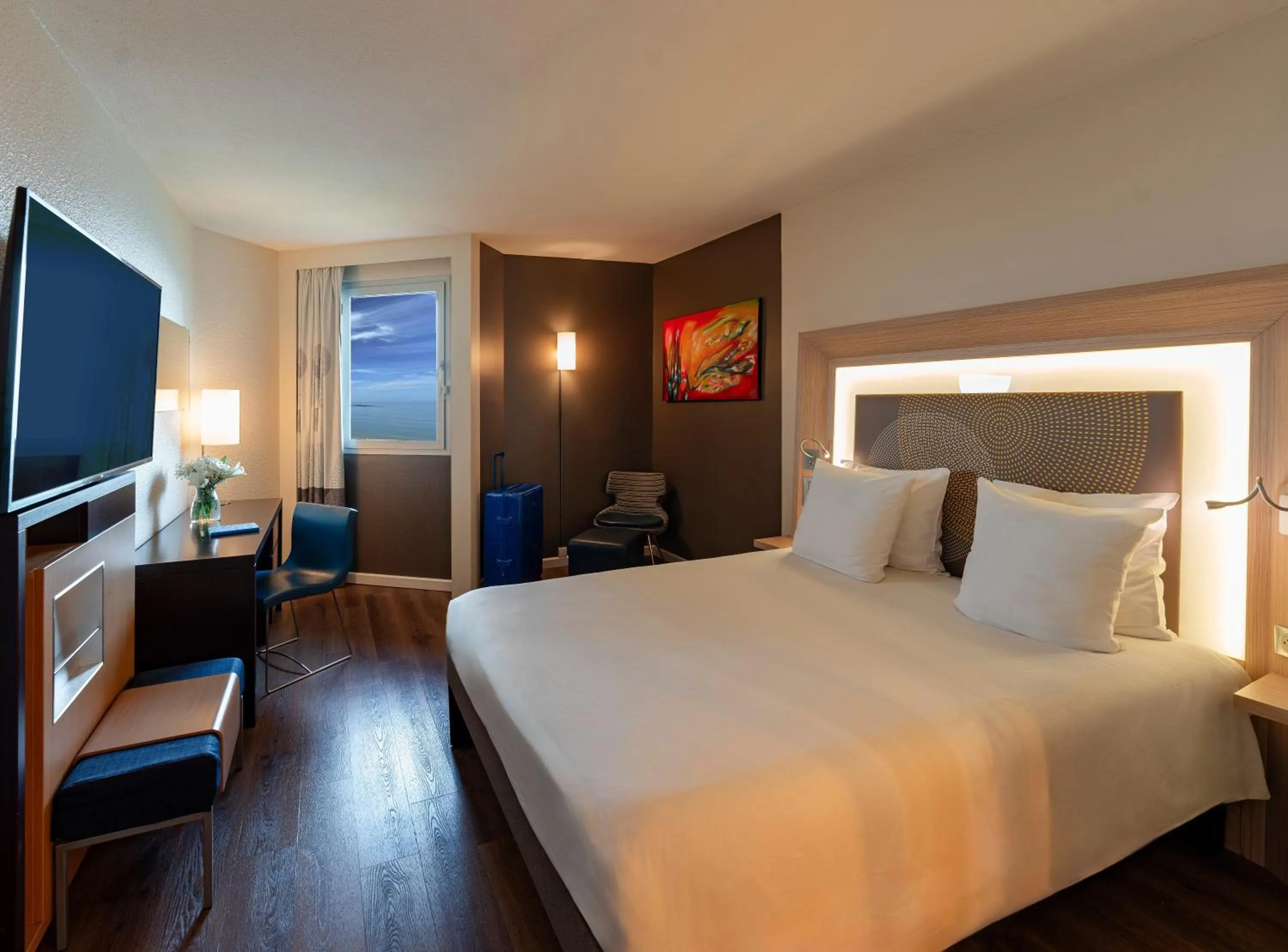 Bedroom, Bed in Novotel Dakar