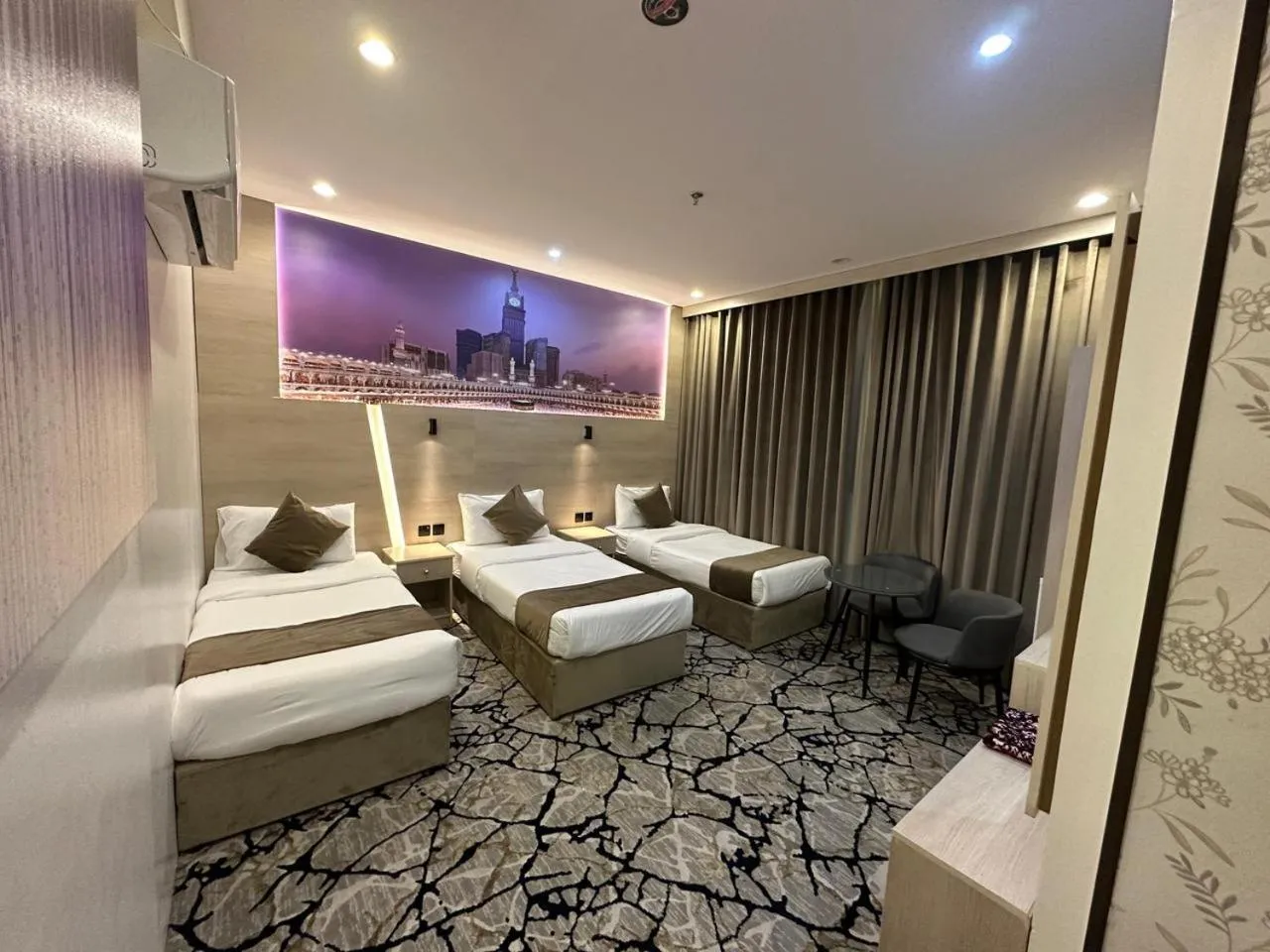 Bed in فندق اسكنت الحفاير - Askant Al Hafayer Hotel